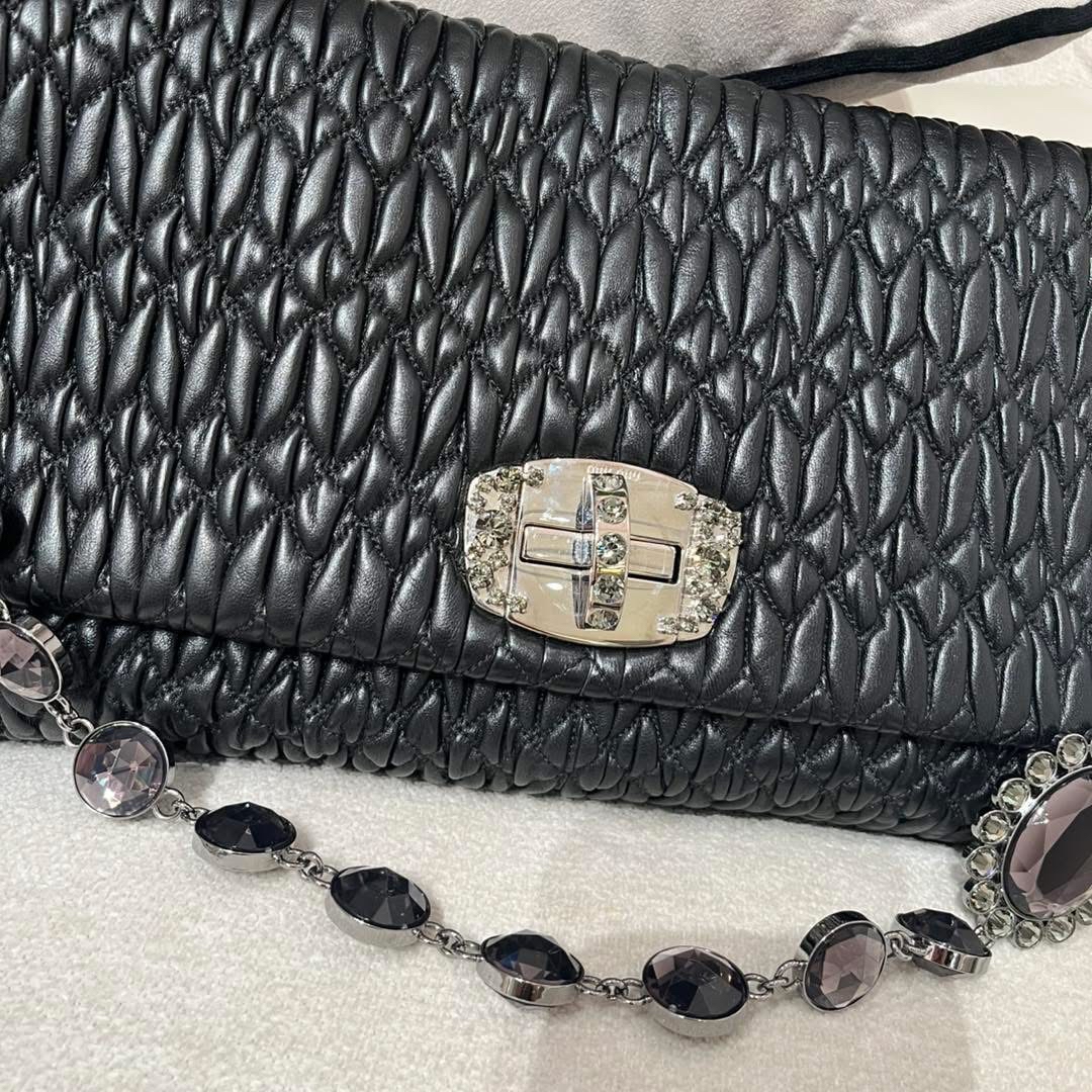 Miu Miu crystals chain shoulder bag 黑色銀扣100%Authentic,95%new