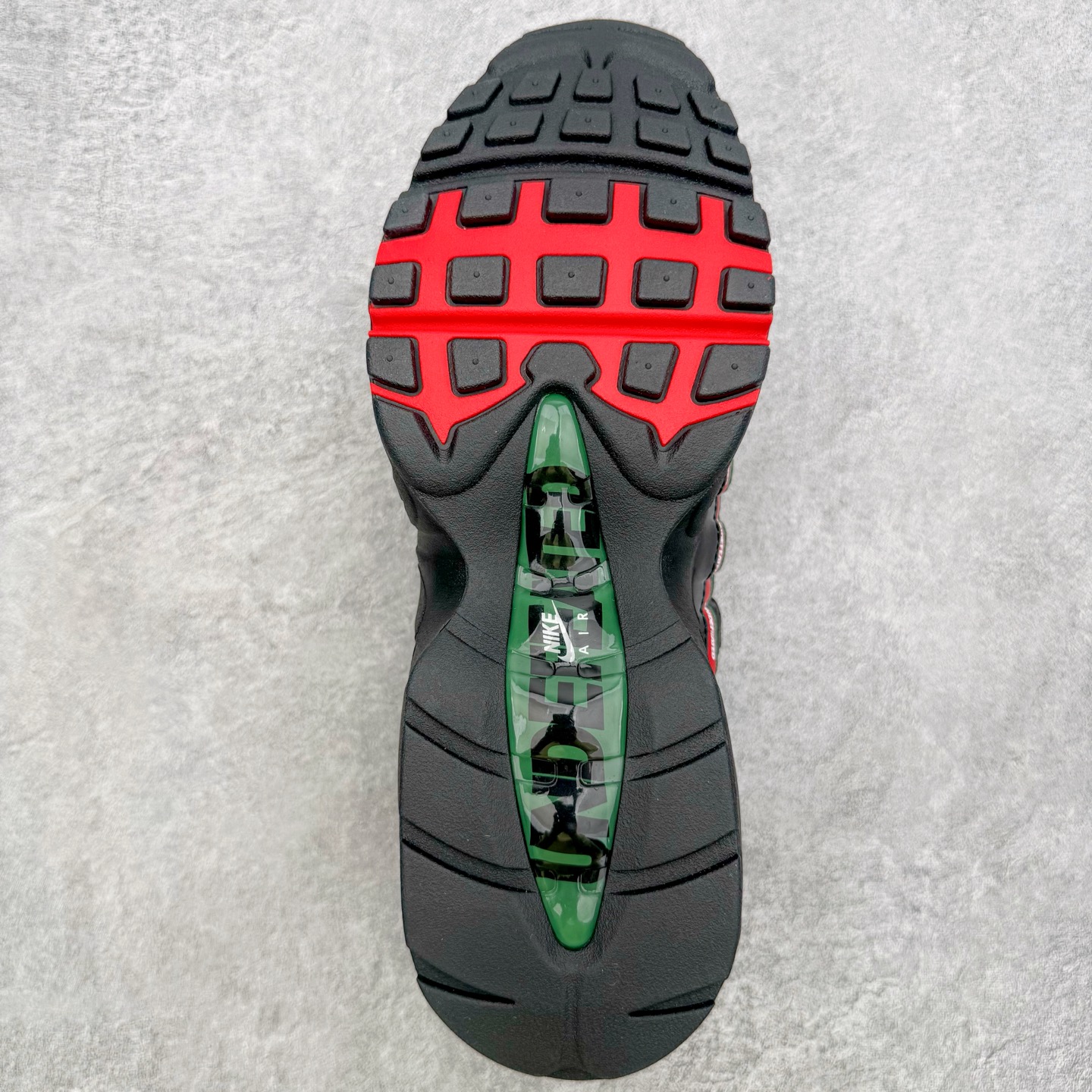 UNDEFEATED x Nike Air Max 95 IB4453-001