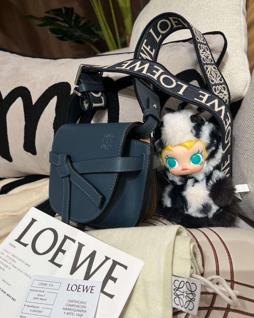 Loewe mini gate calfskin  100%Authentic,99%new  ✅香港專門店收據✅dust bag