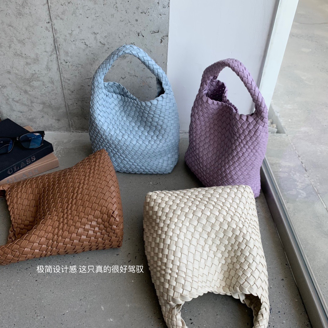 B11 BAG OF PARODY AJ