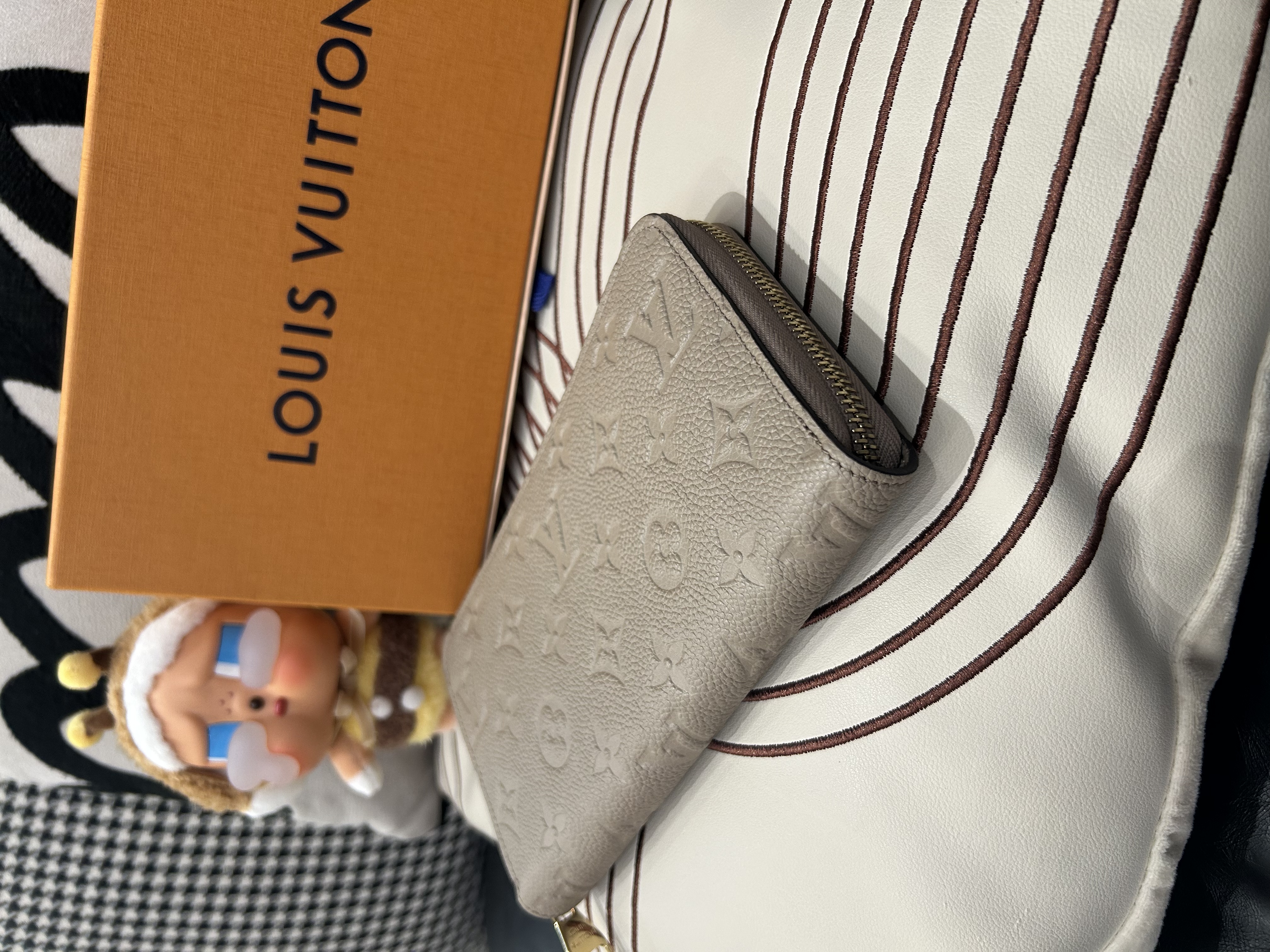 全新 LV Wallet M69034 拉鍊銀包 Monogram Empreinte牛皮 100%Authentic, 全新未使用 ✅NFC✅Dust bag✅Box