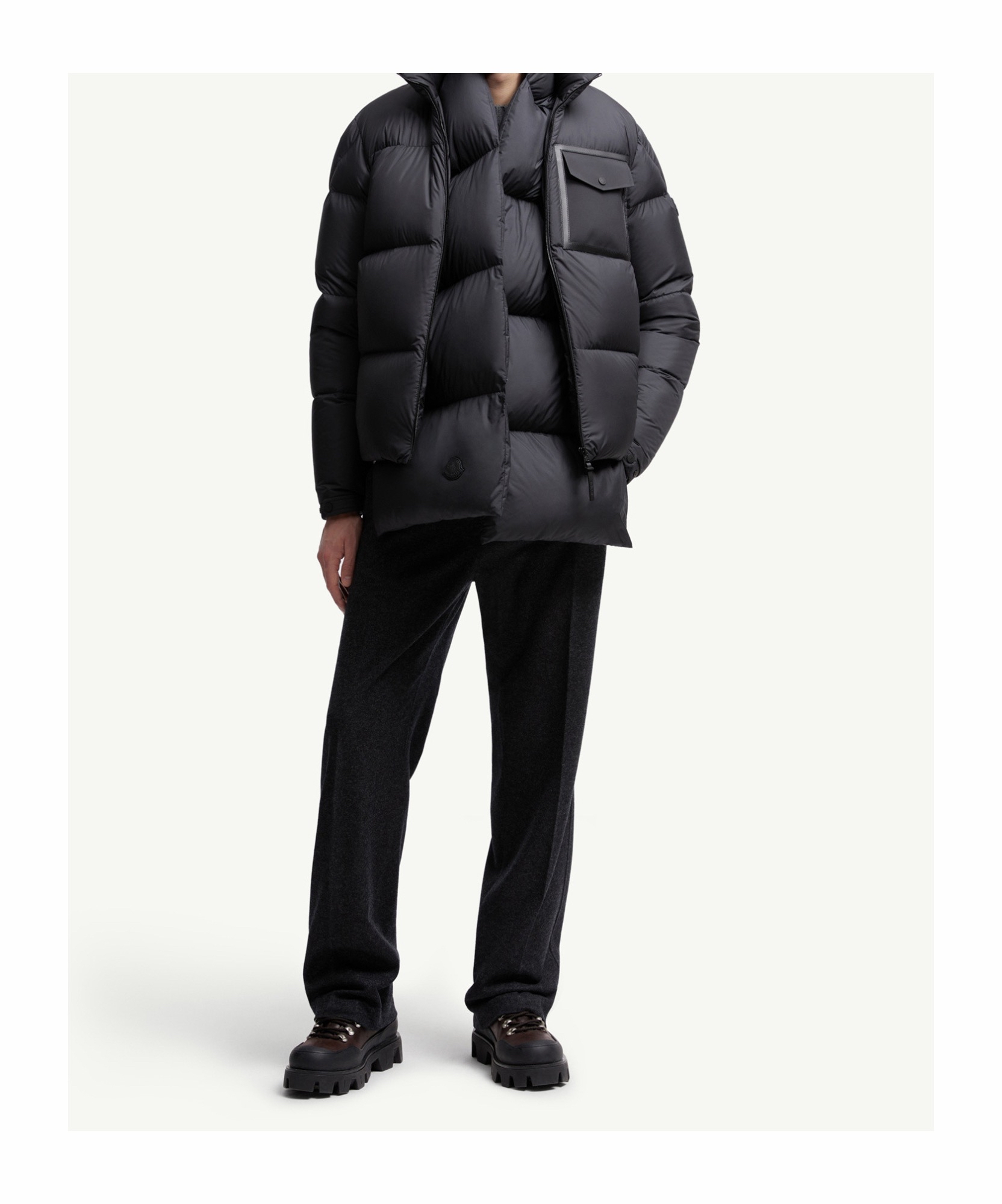 Moncler 男士 長袖羽絨服0 1 2 3 4 5 6碼模特身高 189 釐米，穿 3 碼 