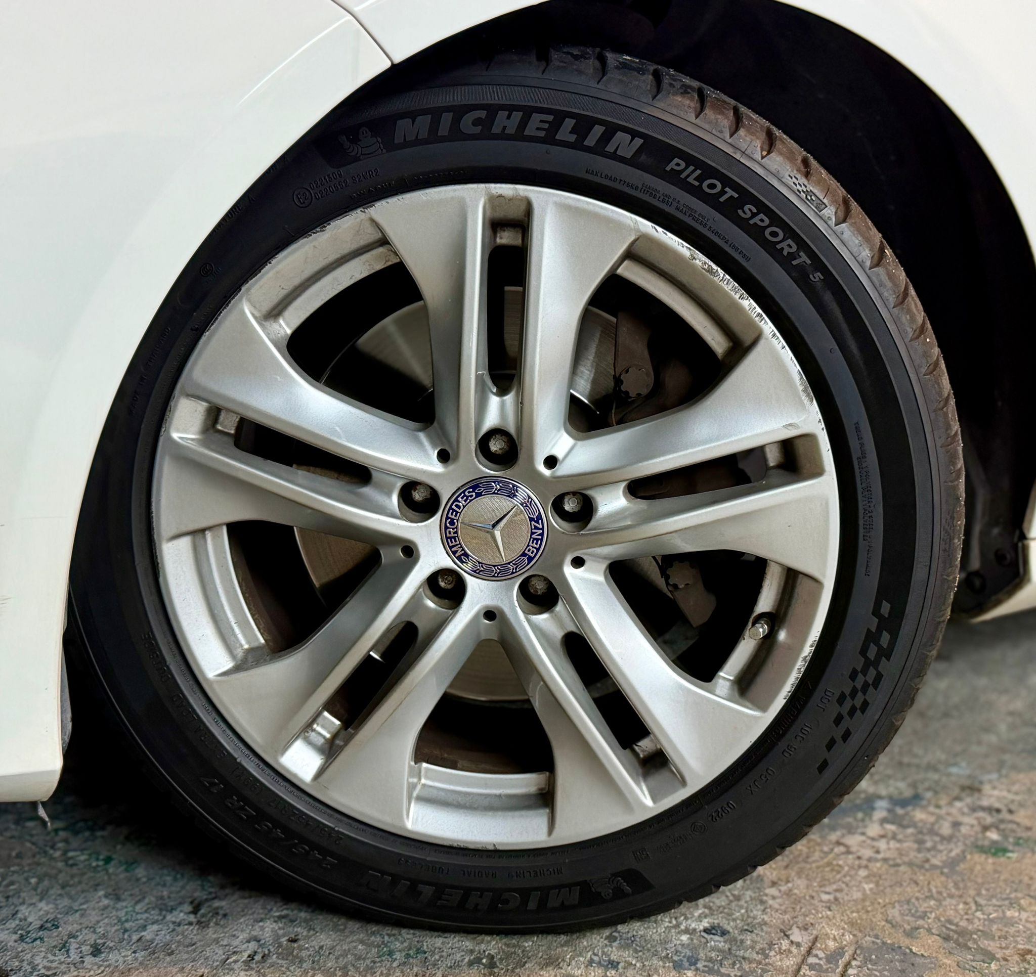 Mercedes-Benz E250 Avantgarde Estate 2012