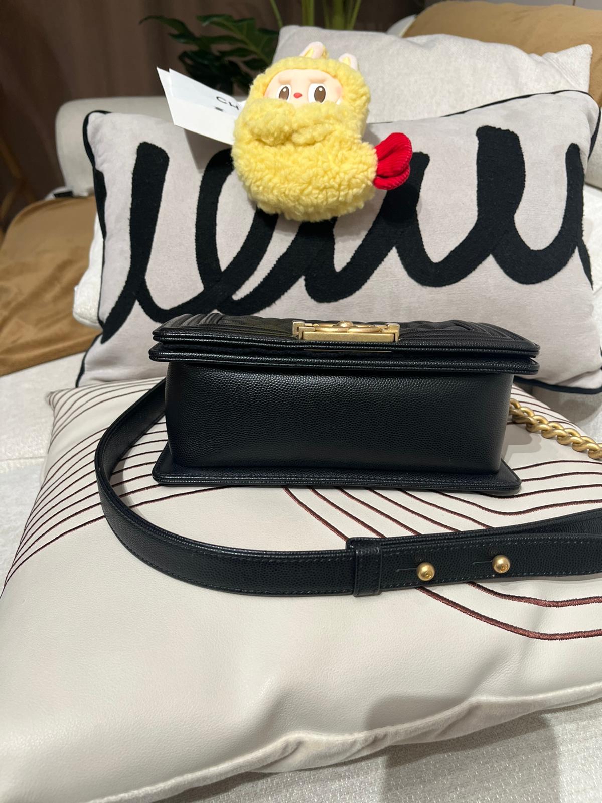 Chanel boy 20cm A67085 黑色魚子醬牛皮金扣 100%Authentic ,99%new ✅香港專門店收據✅晶片 ✅dust bag ✅box