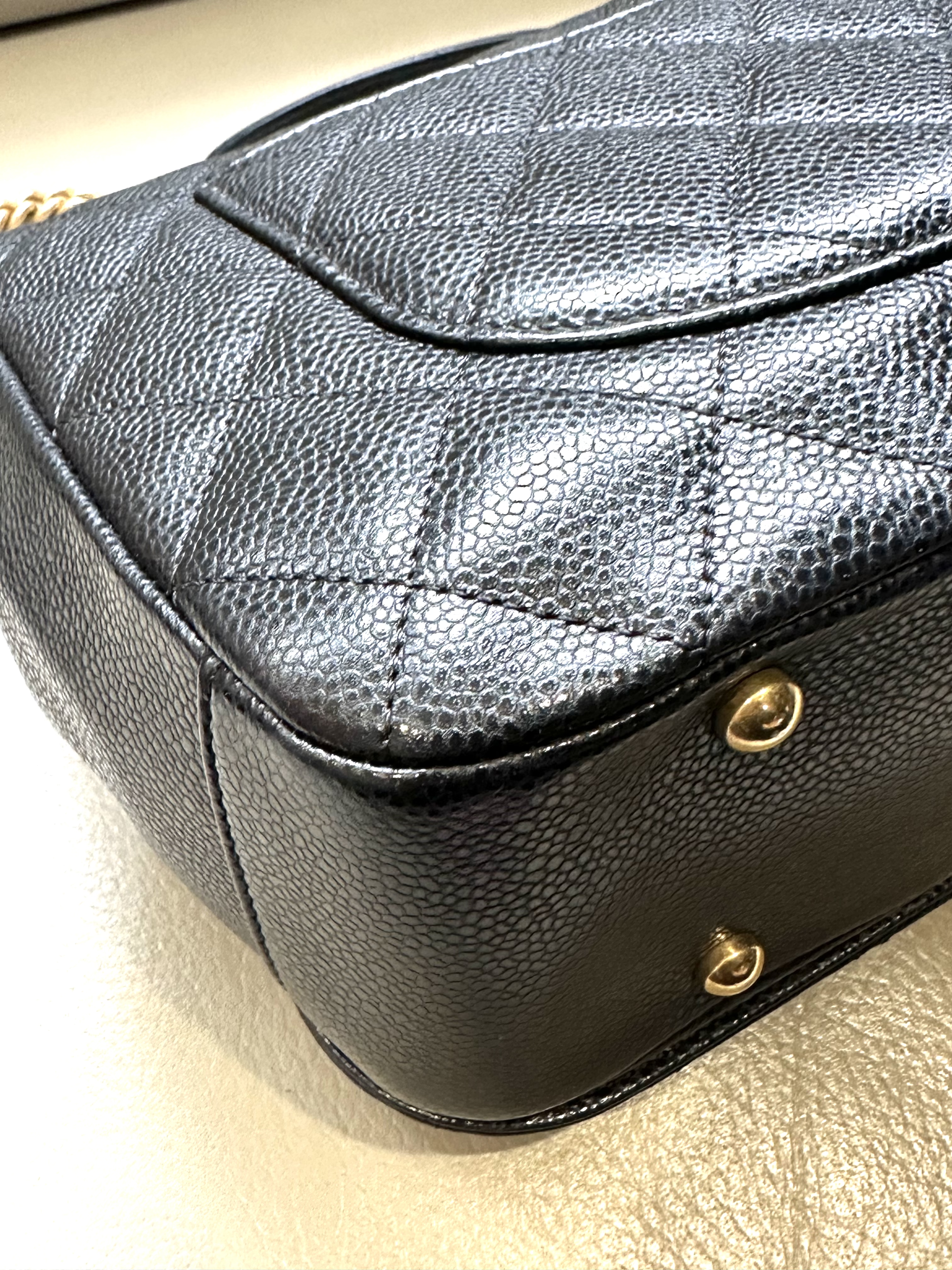 Pre-owned Chanel Black Top Handle Flap Bag / Product Code: 26040501