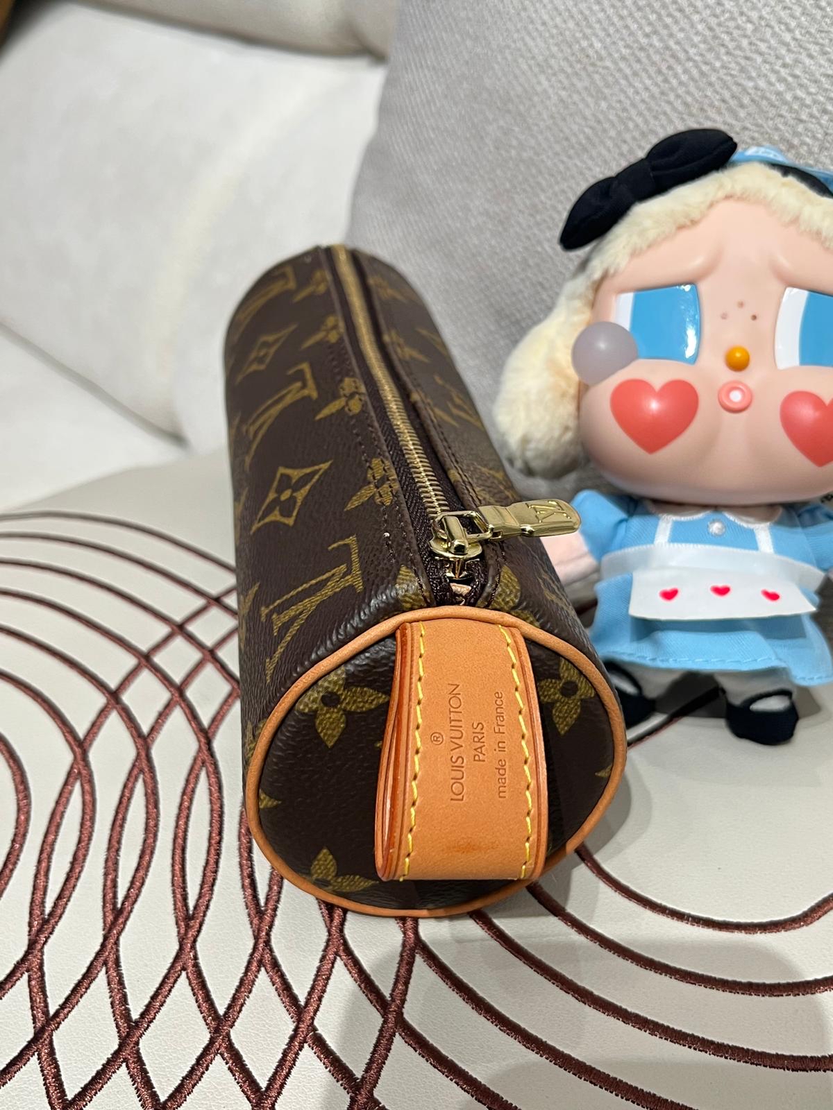 LV Monogram 圓桶筆袋 zip pouch 100%Authentic, 98%New ✅Dust bag