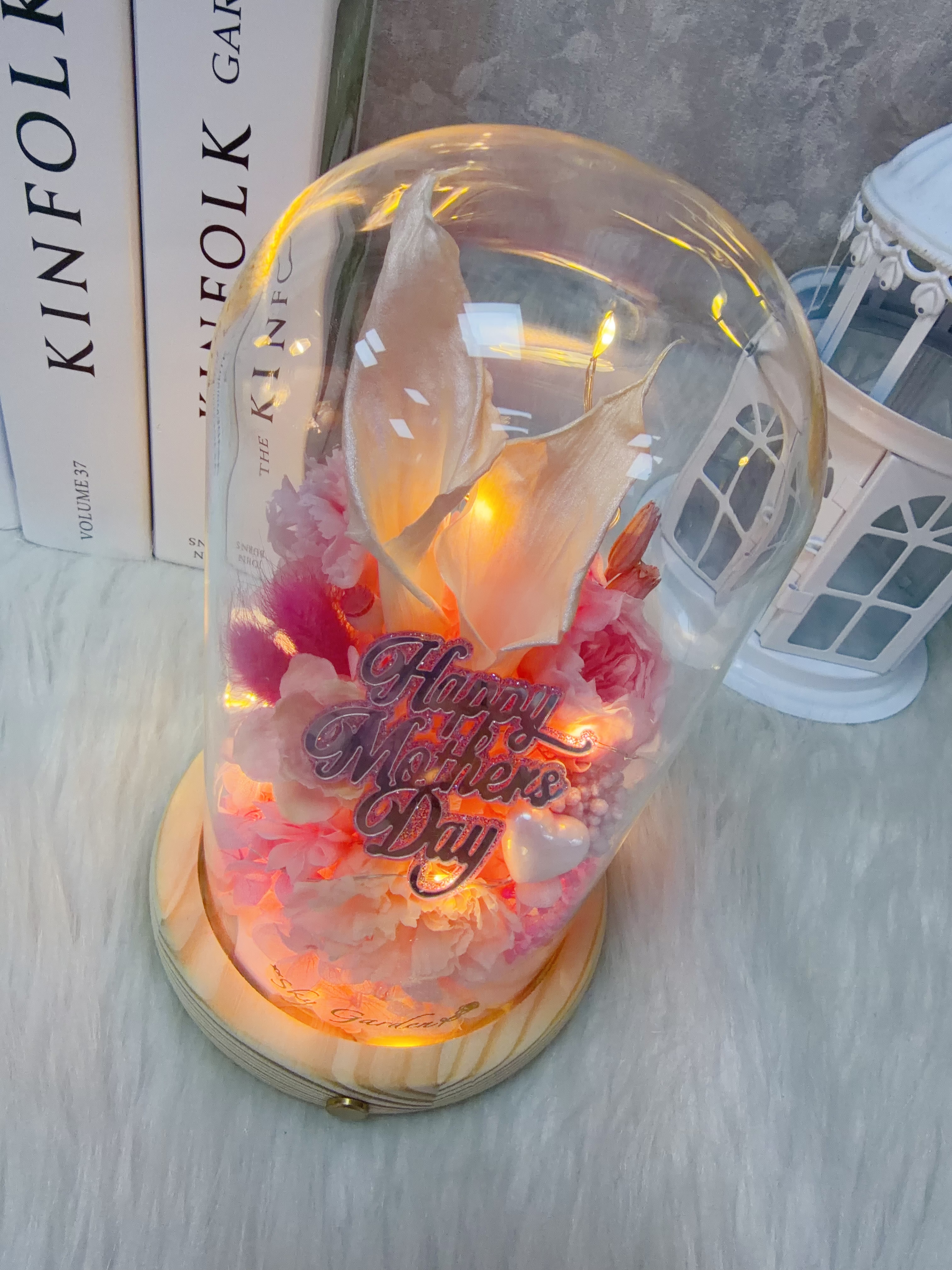 馬蹄蘭康乃馨永生花玻璃罩