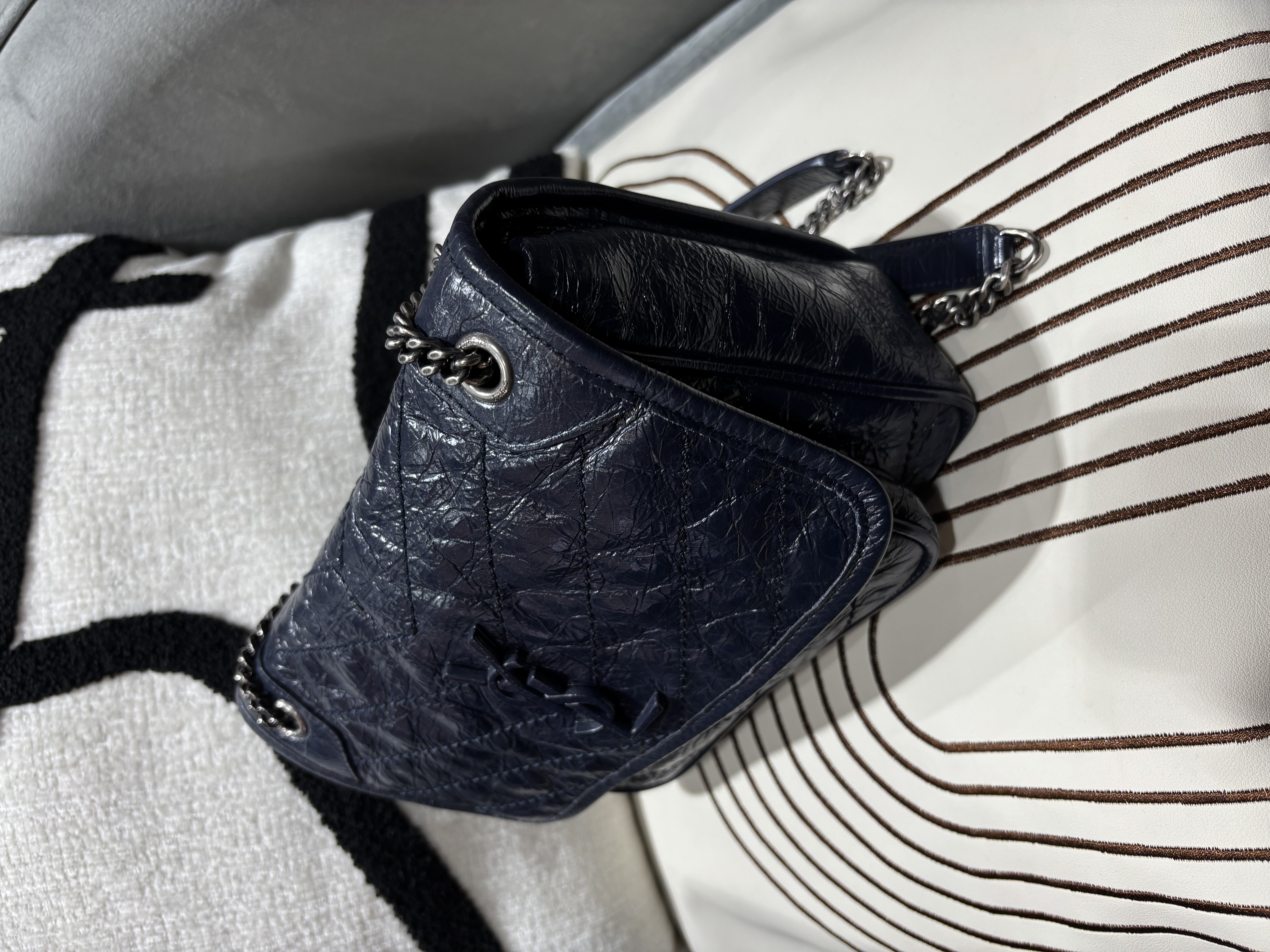 Ysl Niki baby navy 100%Authentic,98%new ✅ certificate ✅dust bag 
