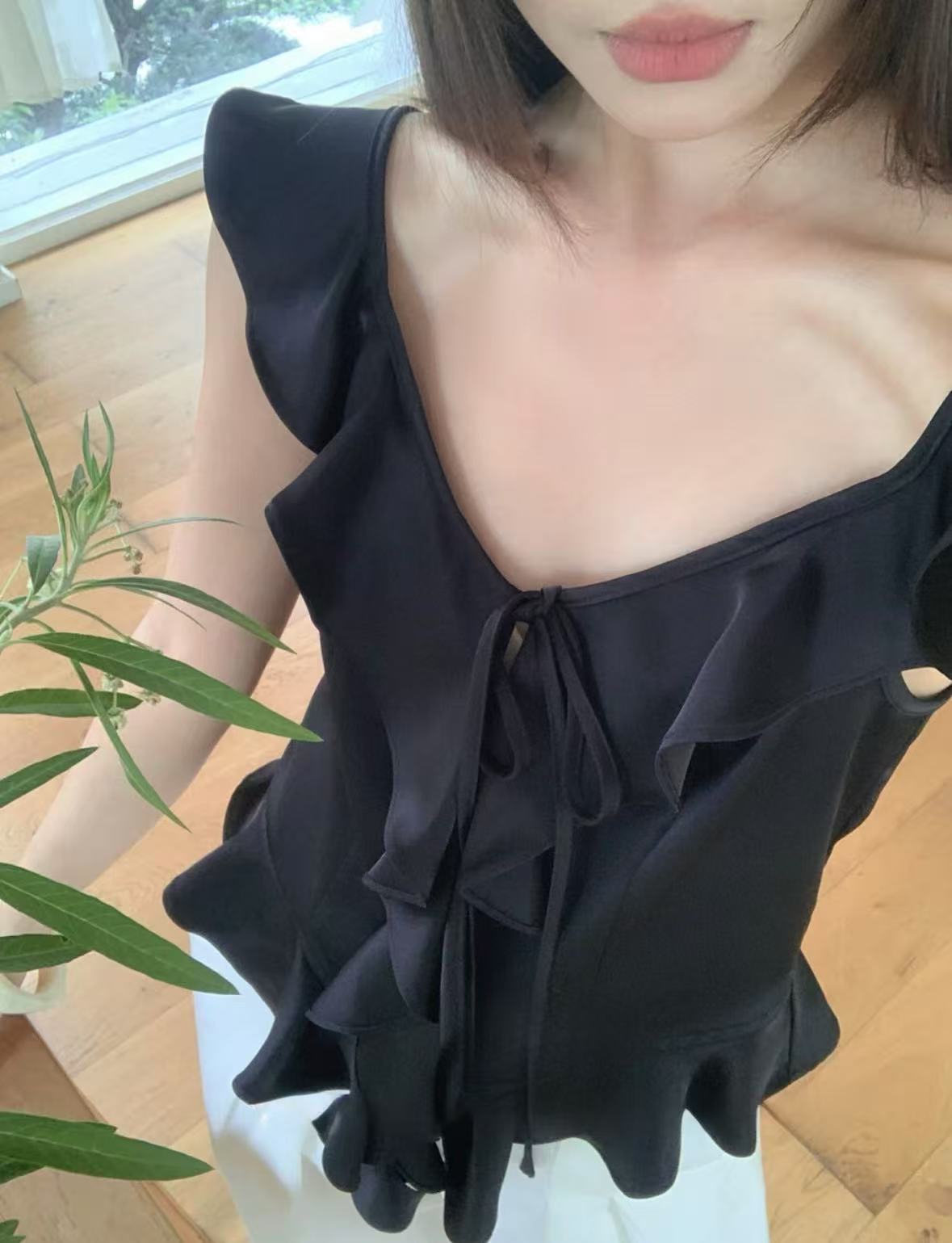 TP366缎面荷叶边上衣