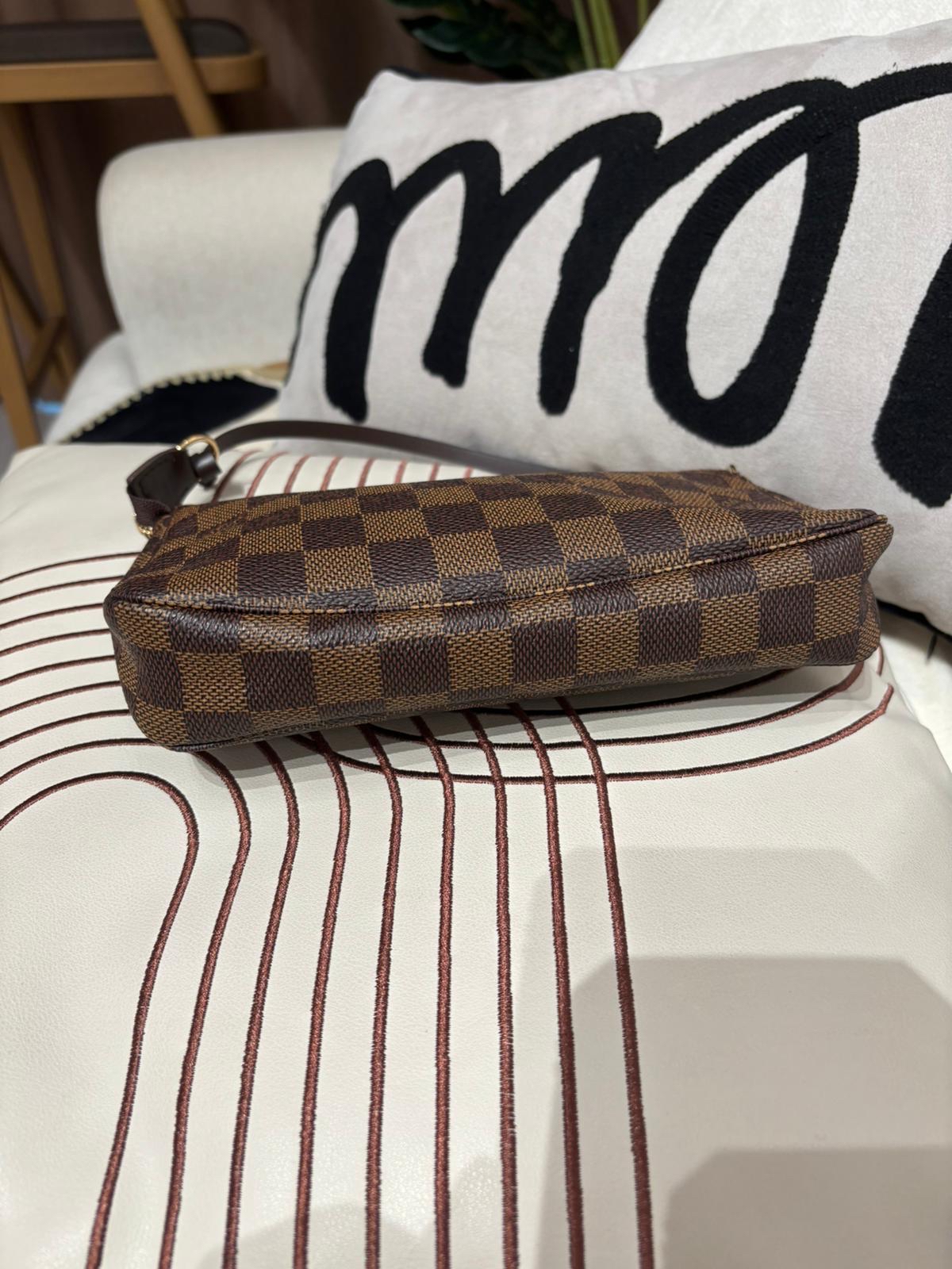 全新 Lv pochette hobo bag 100%Authentic, 全新未使用品 