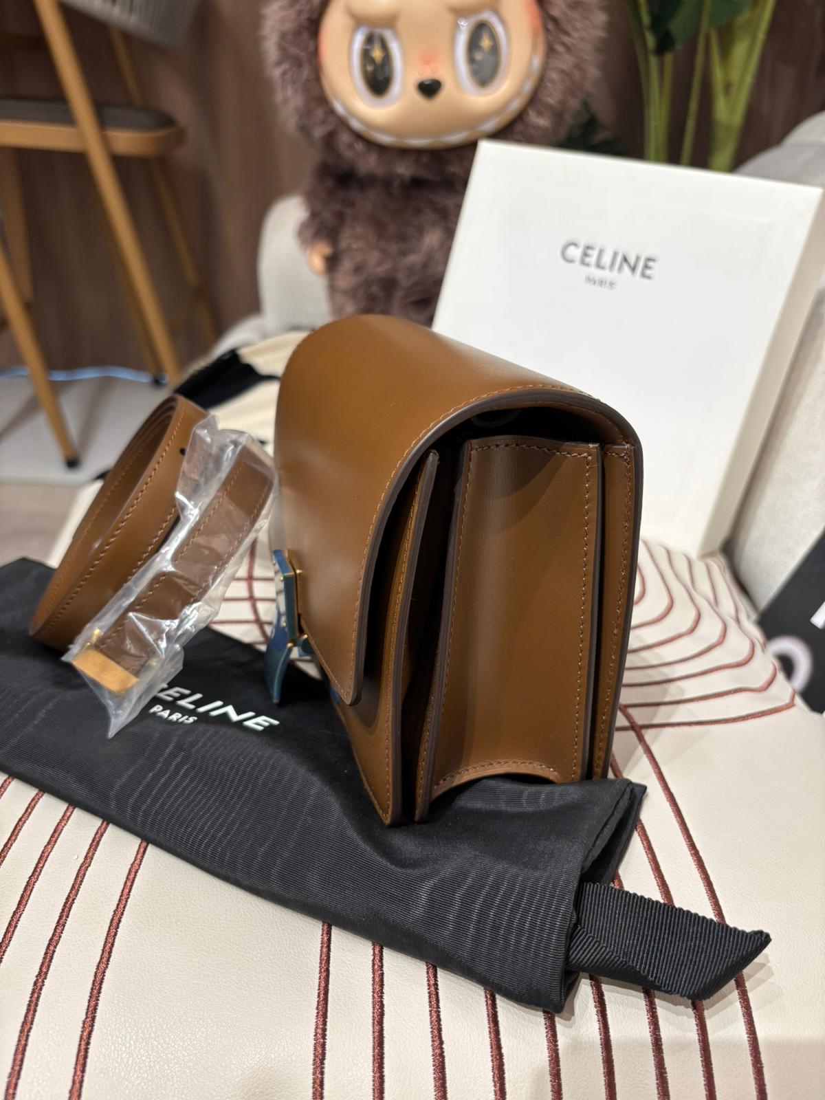 Celine Classic box teen Bag Camel Calfskin Shoulder Bag  100%Authentic ,全新貨品 ✅booklet✅dust bag ✅strap ✅box