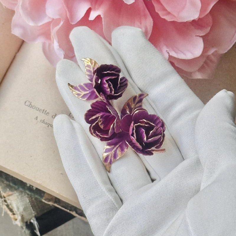 Vintage Mid-Century Austrian Hand-Painted Purple Floral Brooch (NZ106)