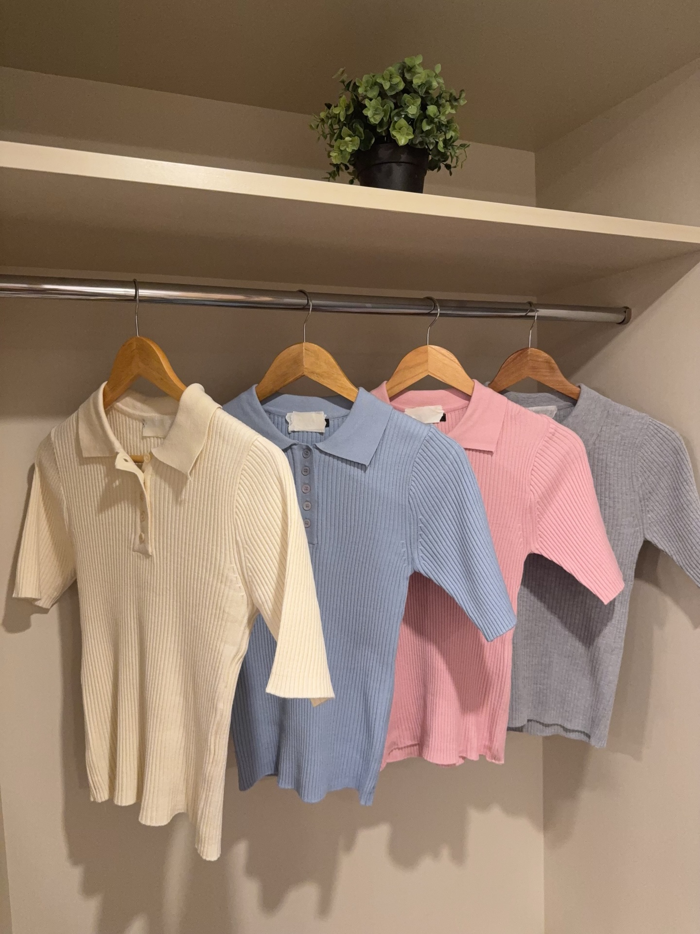 彈性直紋上衣🩷有領🌸肉肉囡或瘦小女生都非常之適合