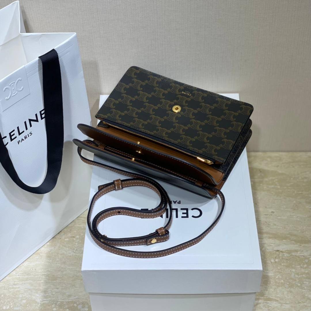 🔥大货实拍图 𝗖𝗘𝗟𝗜𝗡𝗘♥𝗖𝗔𝗡𝗩𝗔𝗦 𝗪𝗢𝗖风琴包 型号：10D852 尺寸：20*11.5cm