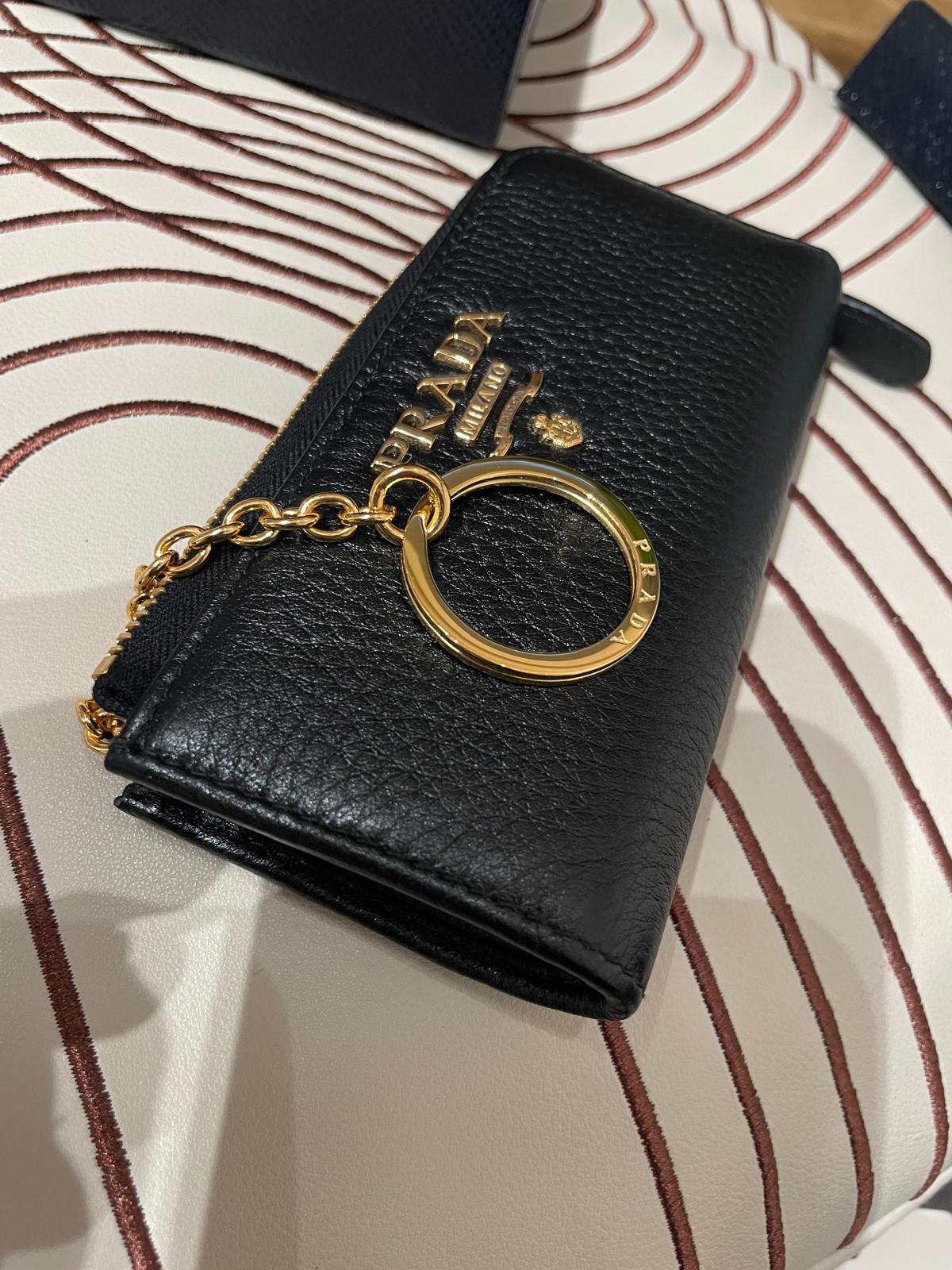 未使用品 PRADA Key Holder Pouch Wallet 黑金牛皮 100%Authentic,unused ✅BOX