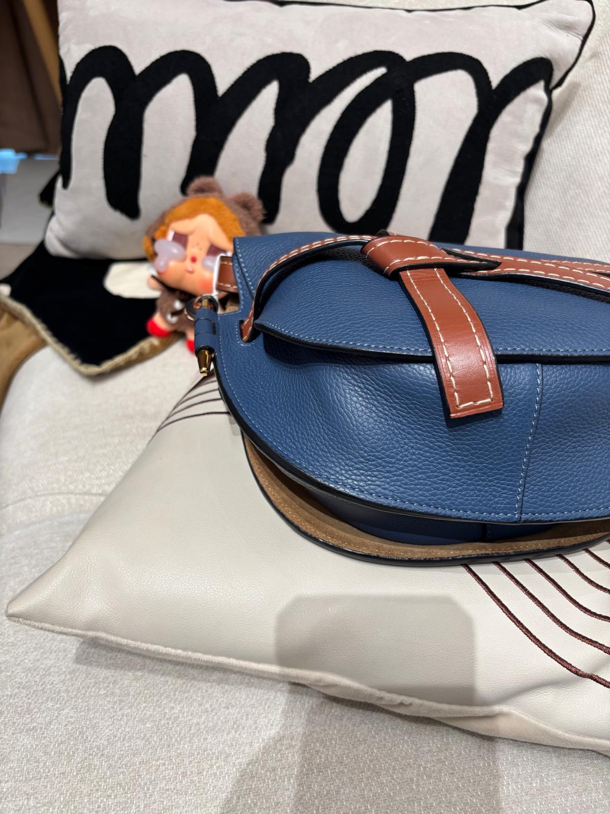 Loewe gate small 牛仔藍 100%Authentic ,95%new ✅dust bag