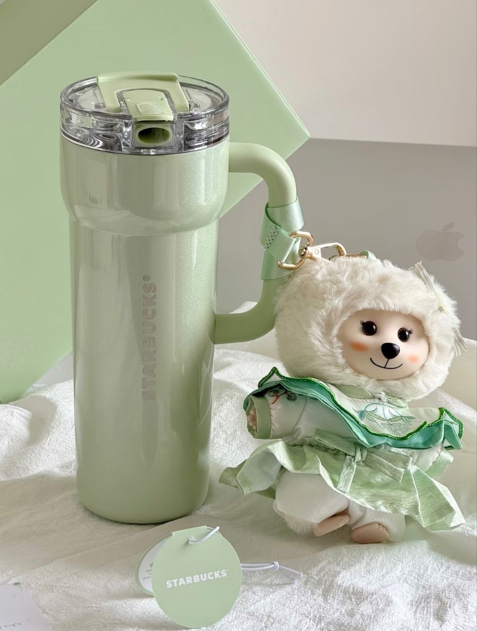 星巴克春序纹样系列〖 大容量不锈钢双饮口杯690ml配搪胶毛绒挂饰 〗🇨🇳
