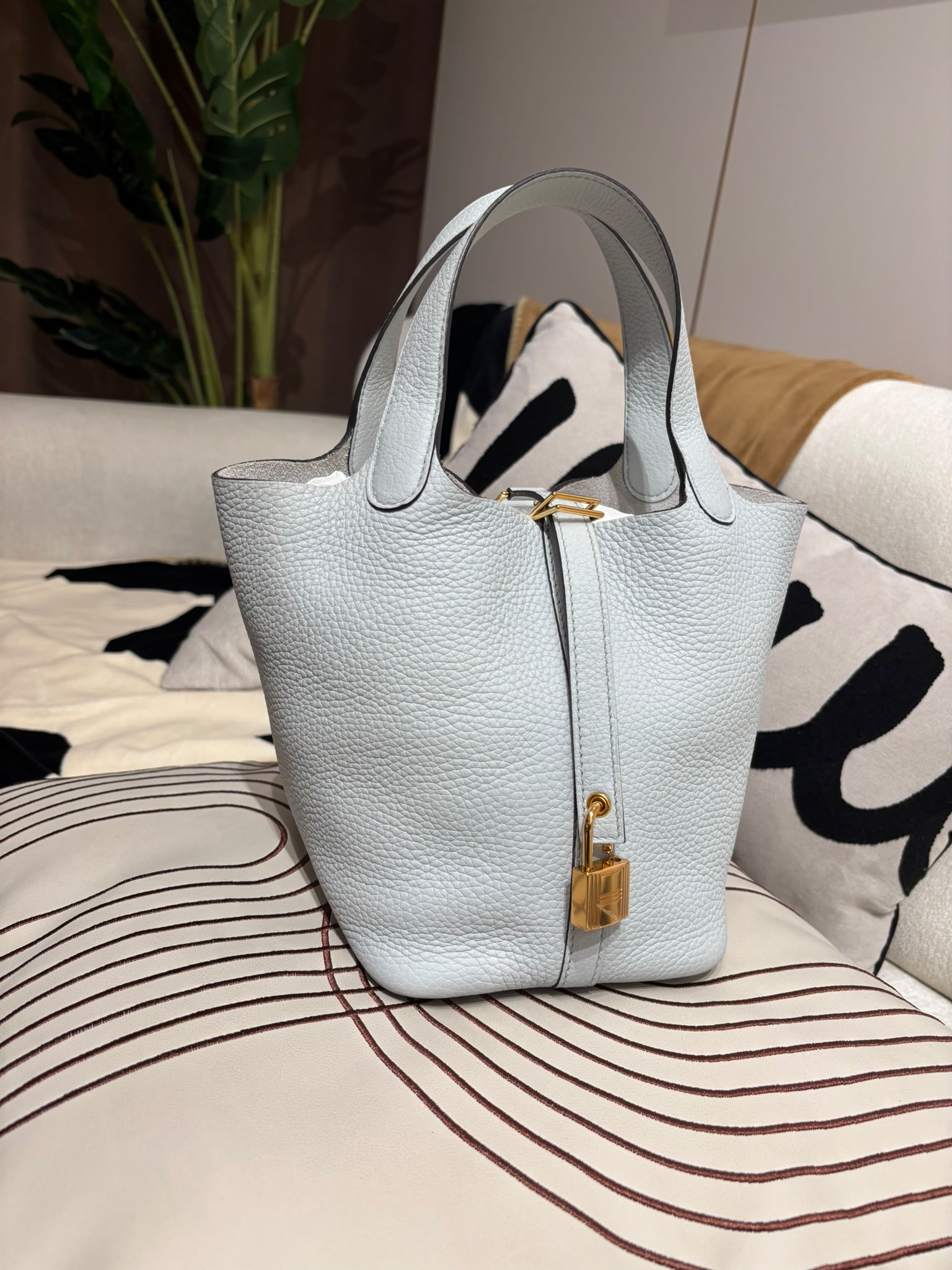 Hermes Picotin 18 Stamp B 聖杯藍金扣 100%Authentic, 95%New ✅Key Lock✅Dust bag