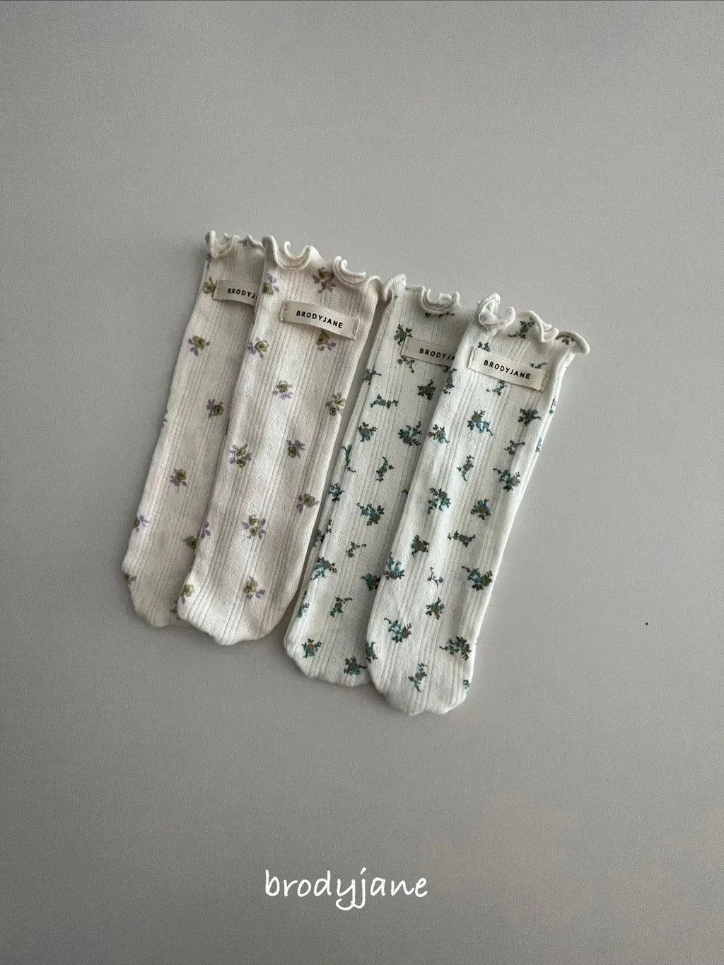 🇰🇷Brodyjane bonnet/bib/socks