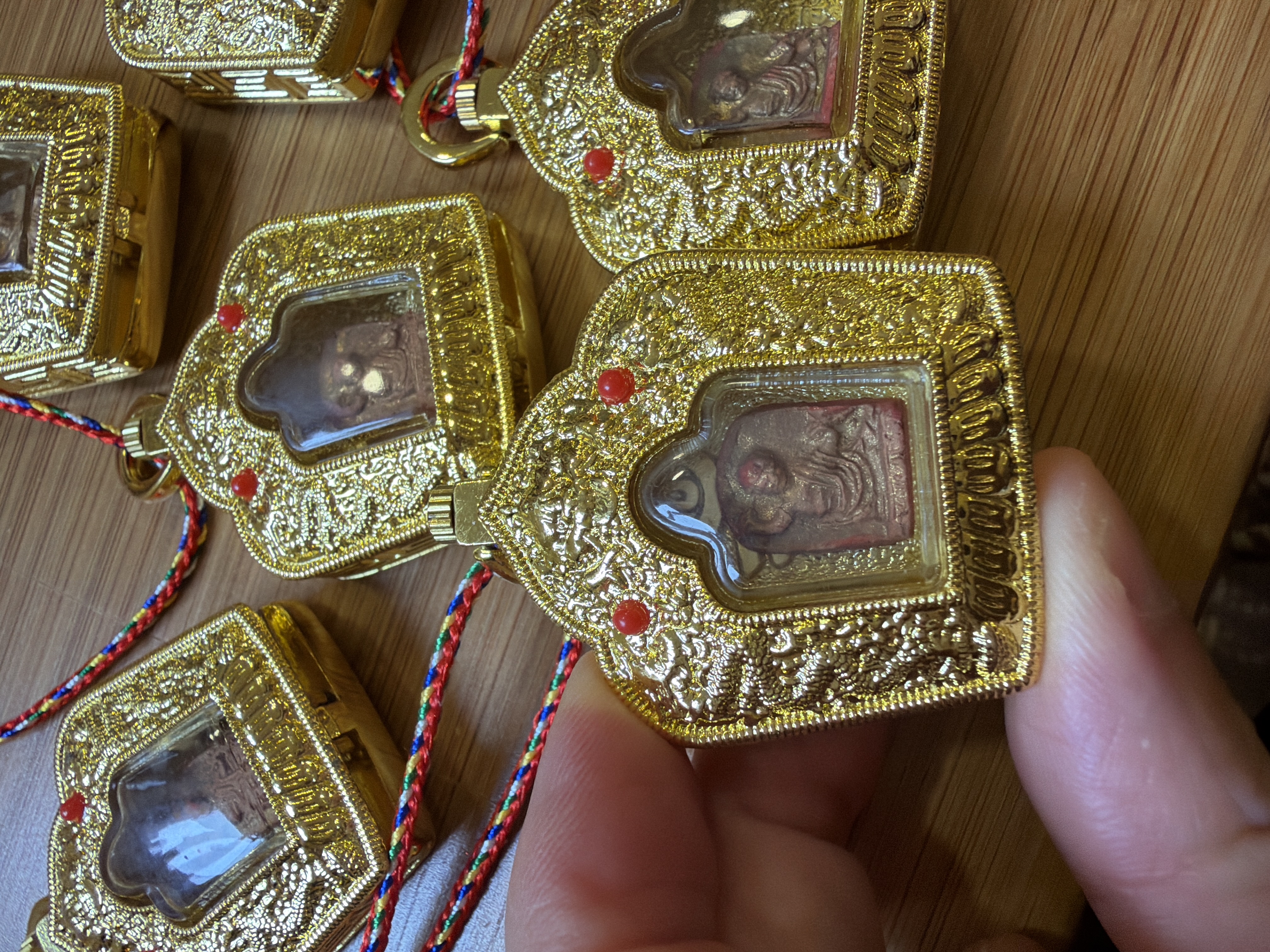義賣品-忿怒蓮師擦擦吊咀 （不包郵）古老模板