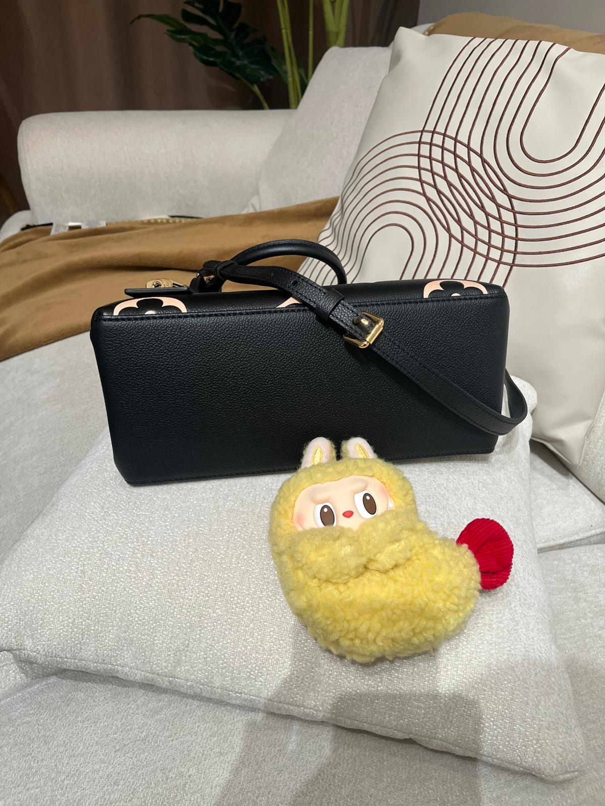 Lv Petit Palais 2 Way Bag M58913 Black Empreinte leather 100%Authentic, 98%New✅NFC✅Key lock✅dust bag ✅Box