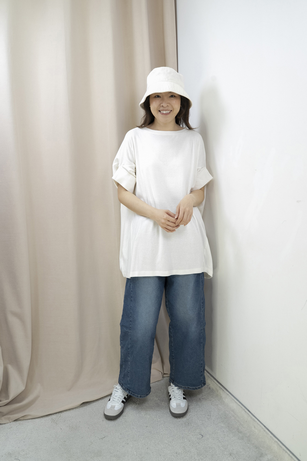 日系設計袖型寬鬆上衣(白色）