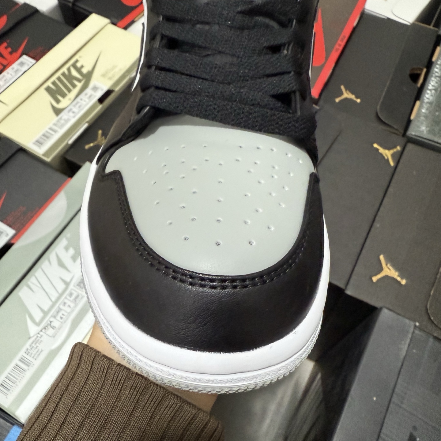 Nike Air Jordan 1 Low "Shadow Toe" 553558-052