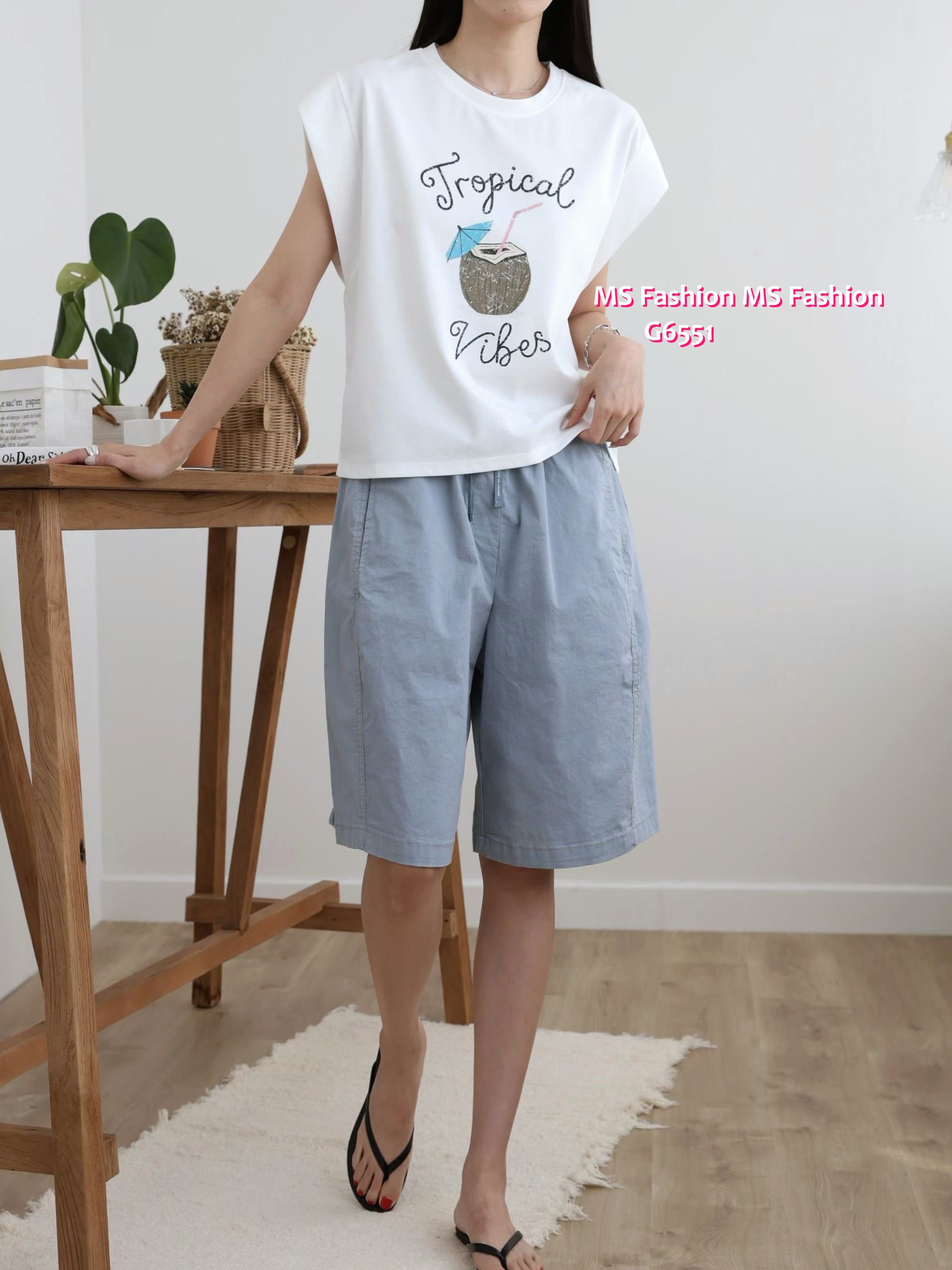 G6551 字母椰青print top