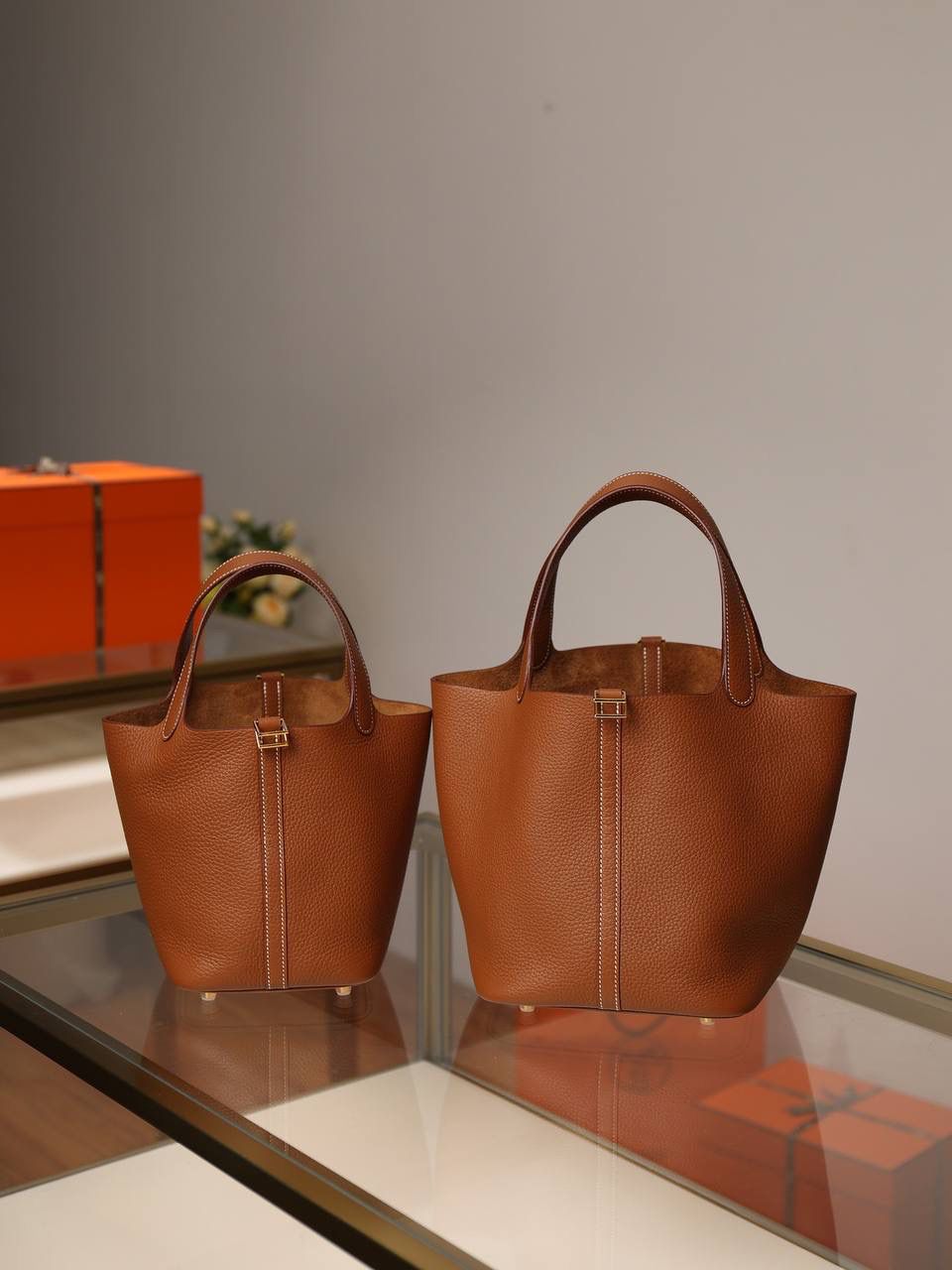 Hermes 爱马仕 Picotin Lock 大小对比🆚 22菜篮子金棕金扣 尺寸:22CM X 21CM X 17CM VS 18菜篮子金棕金扣 尺寸：18CM X 19CM X 13.5CM