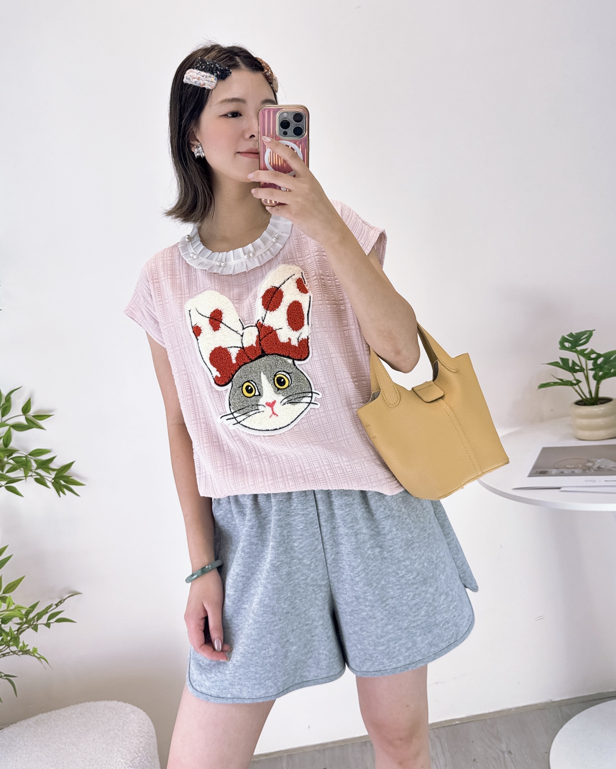 重工毛毛貓珍珠領上衣 2色