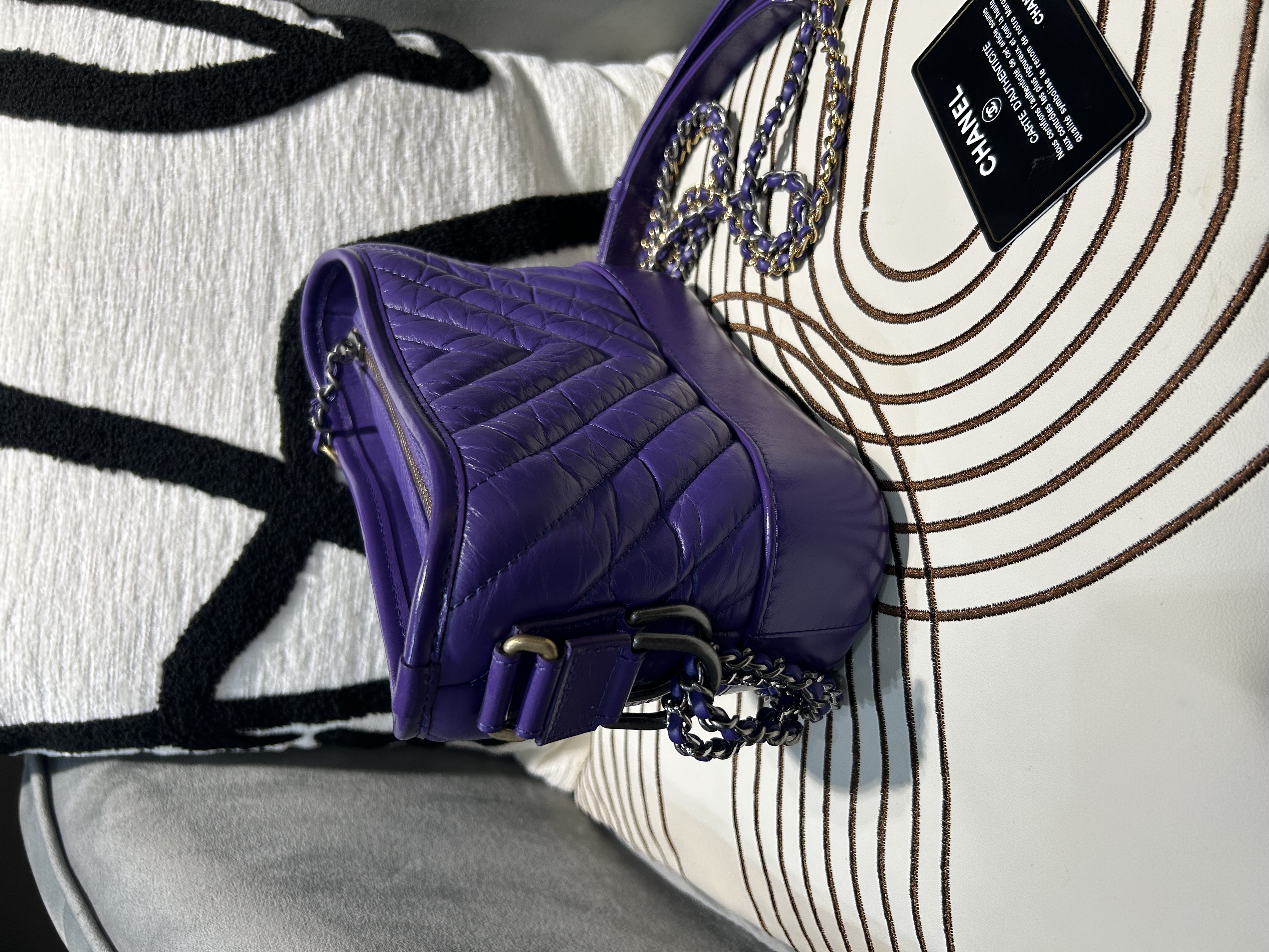 Chanel Gabrielle small hobo purple  100%Authentic ,99%new ✅收據✅card✅dust bag✅box