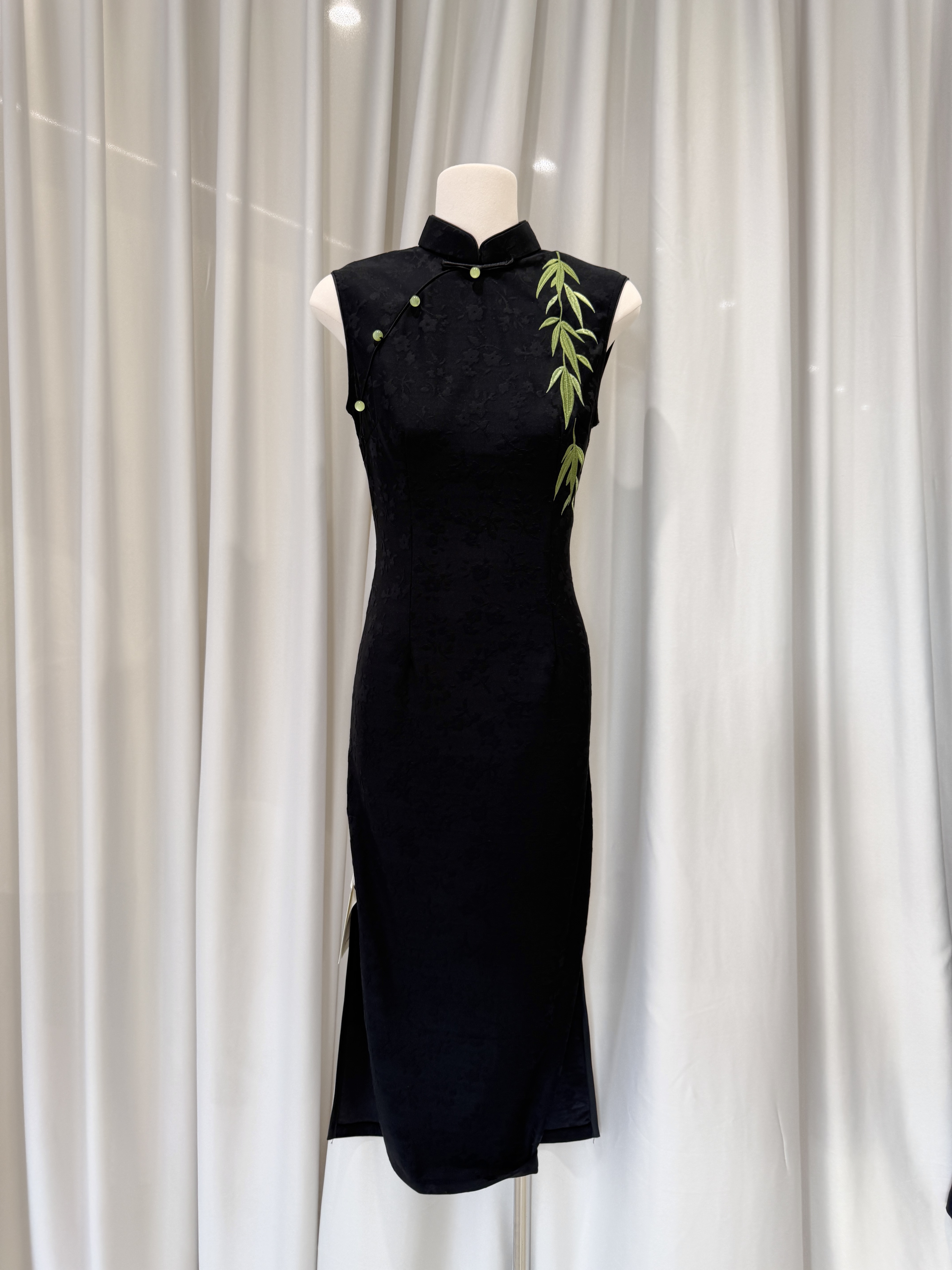 6648 新中式国风黑色旗袍