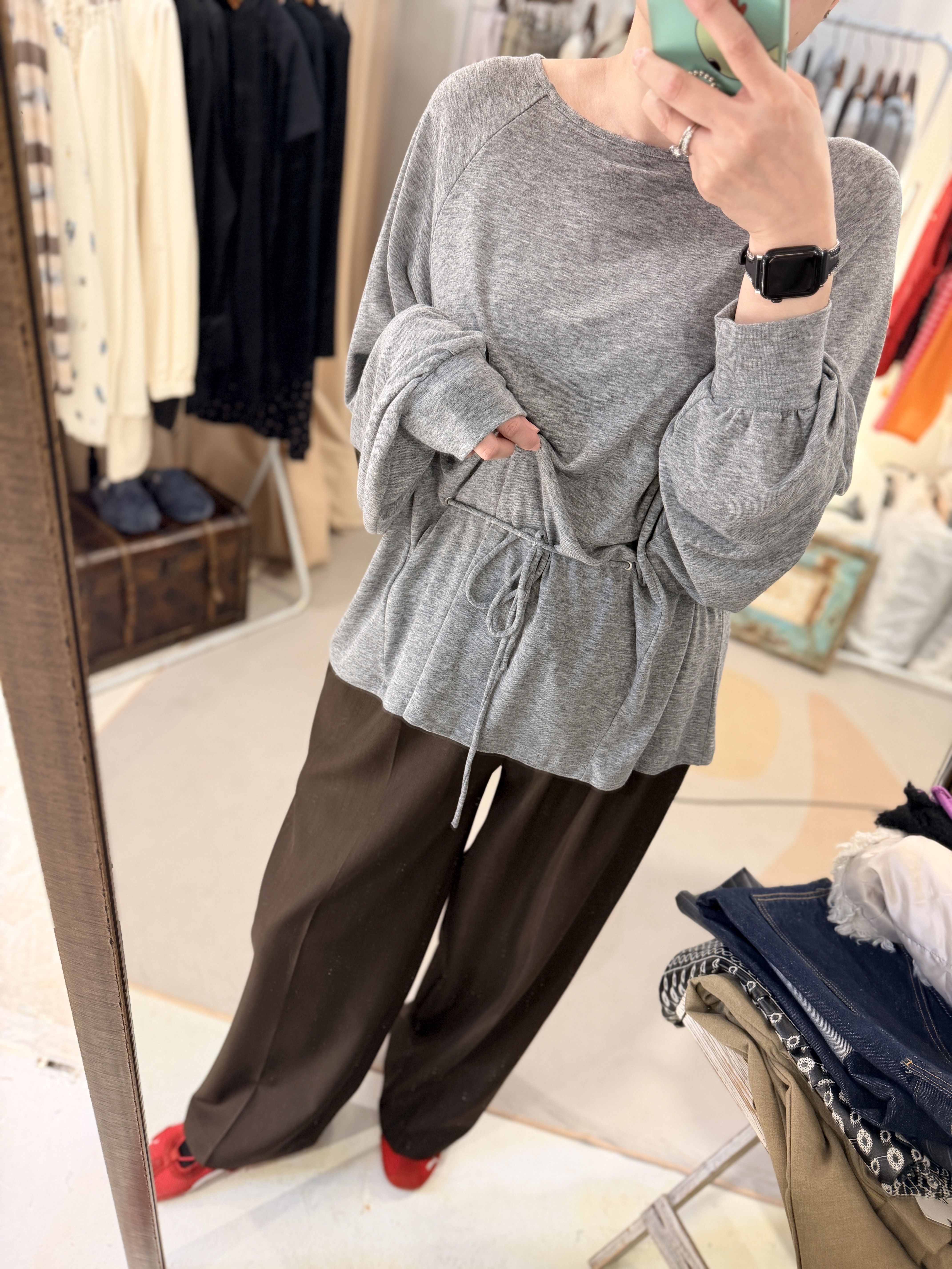 Loose details top