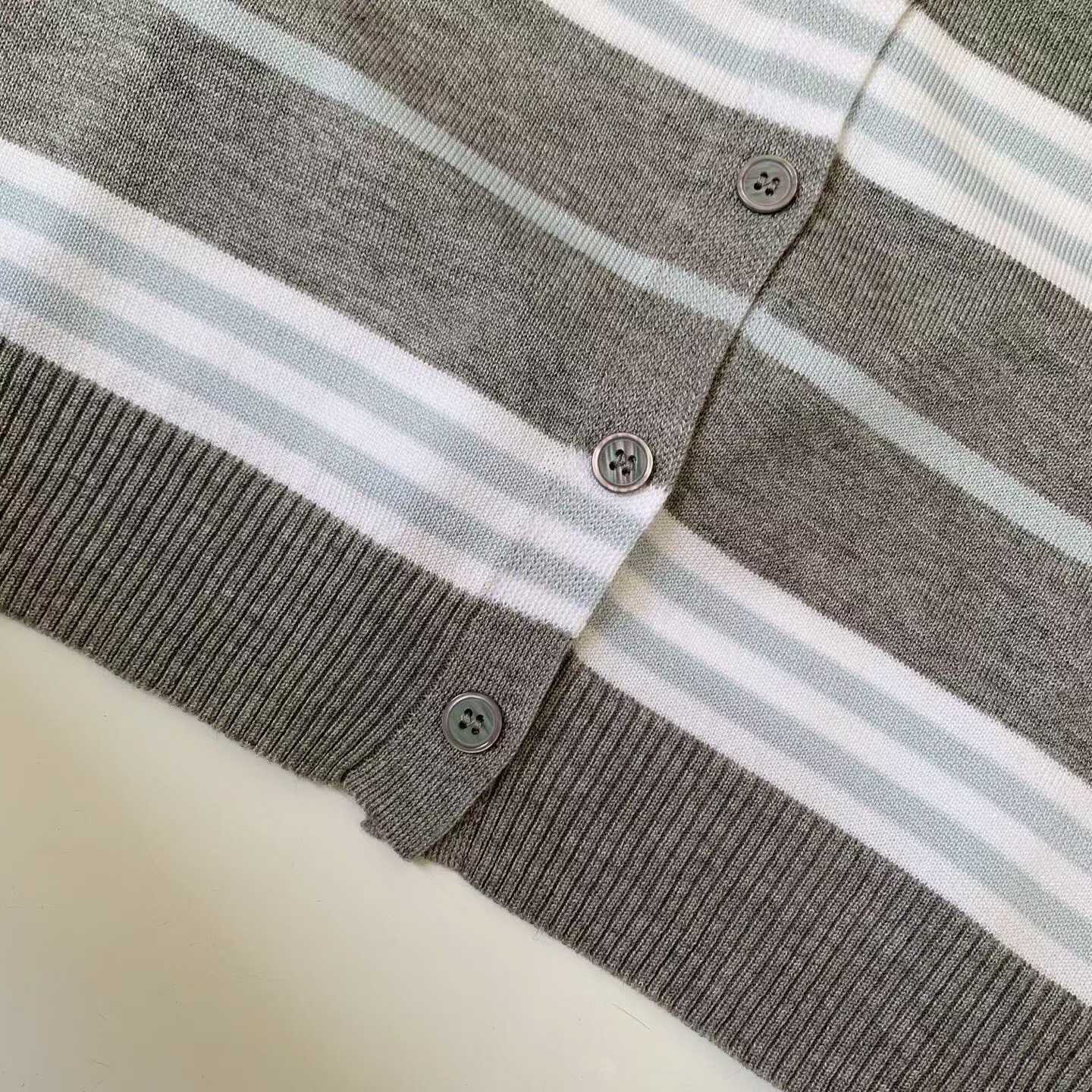 預訂 Danton間條針織上衣 [貨號26A1443]