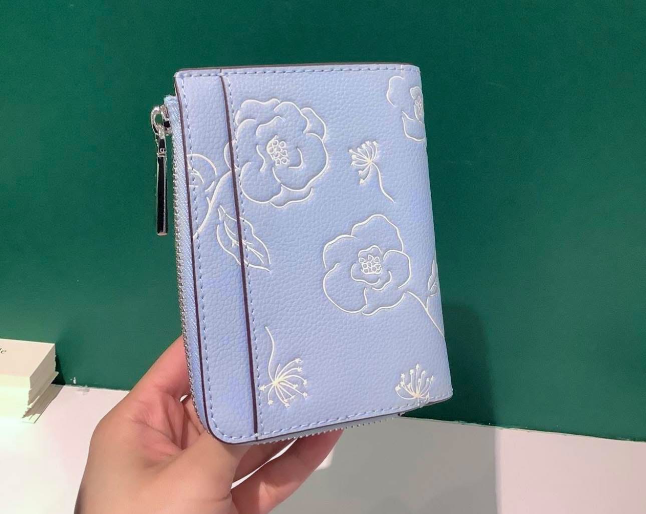 🇺🇸✈️🇨🇦Kate Spade ♠️ New York outlet 玫瑰🌹花圖案細銀包👛💳現貨🥰