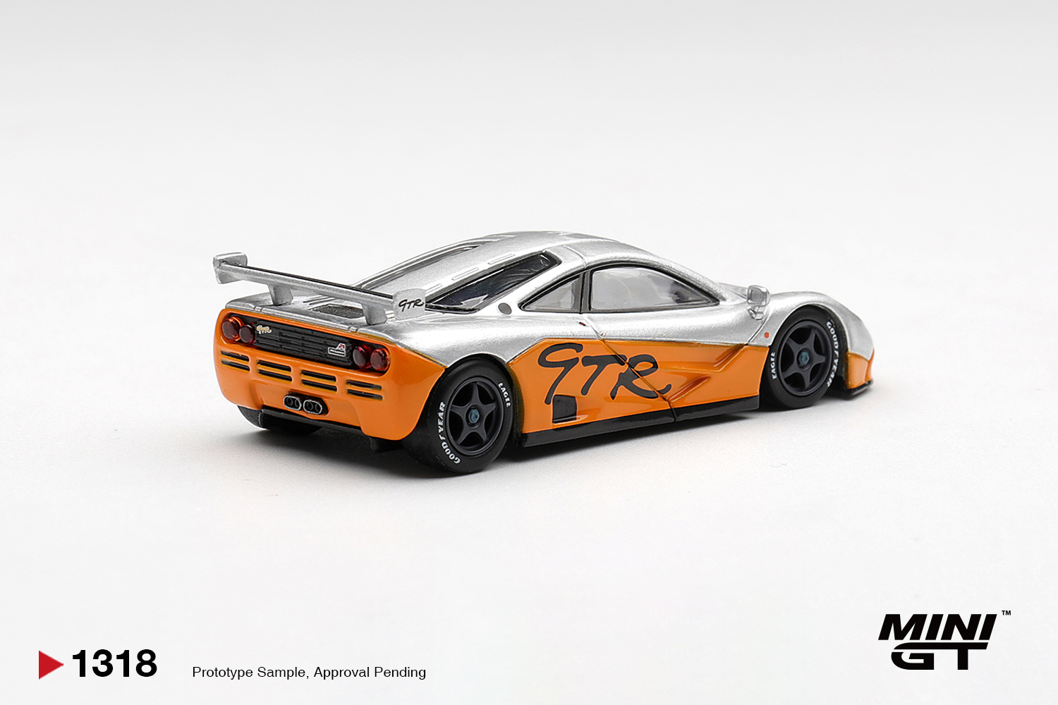 Mini GT 1/64 McLaren F1 GTR 1995 Presentation - MGT01318-L
