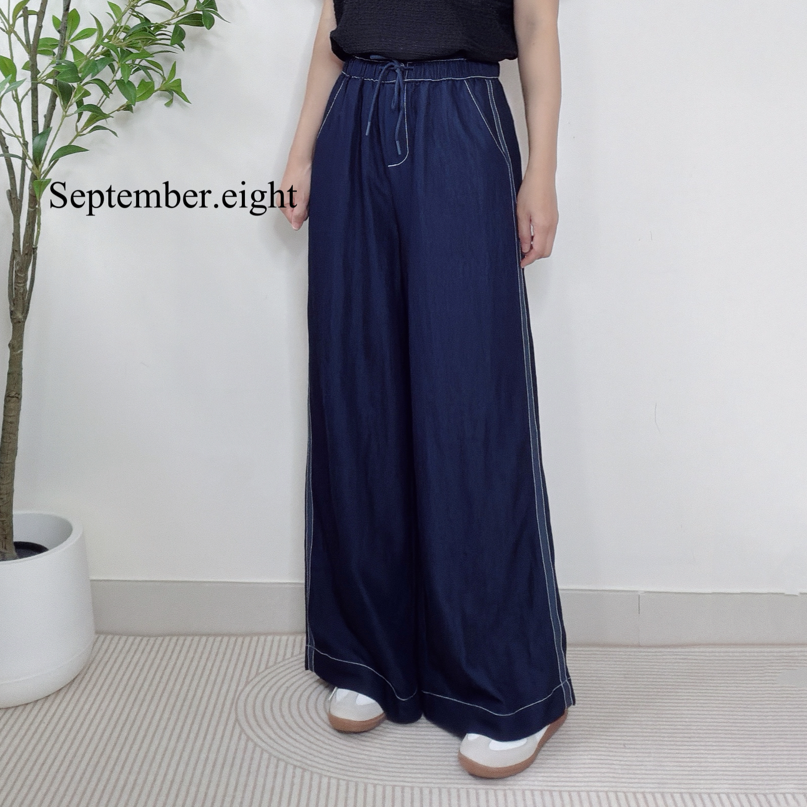 長腿拼邊牛仔闊褲