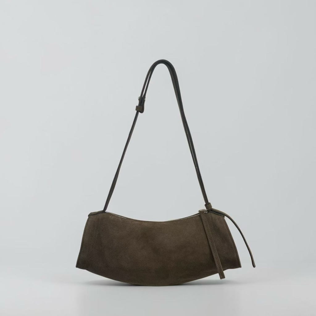 【新品牌Lampas】預訂_Soft Lambskin/Suede Curved Cylinder Bag By Lampas