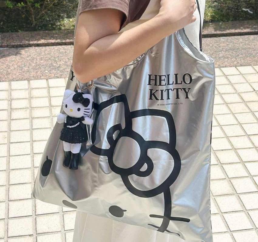 （約6月尾到貨）🇹🇼台灣超商限定 限量長腿Kitty 限量購物袋+15cm公仔吊飾 💕