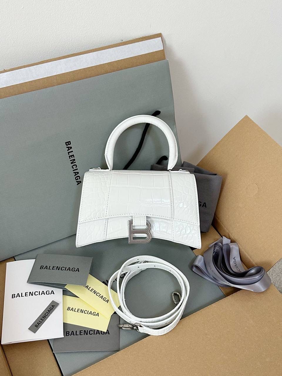 经典款🔥鳄鱼纹白银加小号XS/19cm🥚 hourglass沙漏包【正品级】 1.最新包型➕细节 2.唯一正确的圆形手柄 3.全网独家正确版官网包装 (非市场版本，礼品盒/说明说/吊牌/织带/防尘袋/礼品袋，均拿ZP开发对版⚠️) XS：19×13×8cm592833m S：23×15×10cm593546m