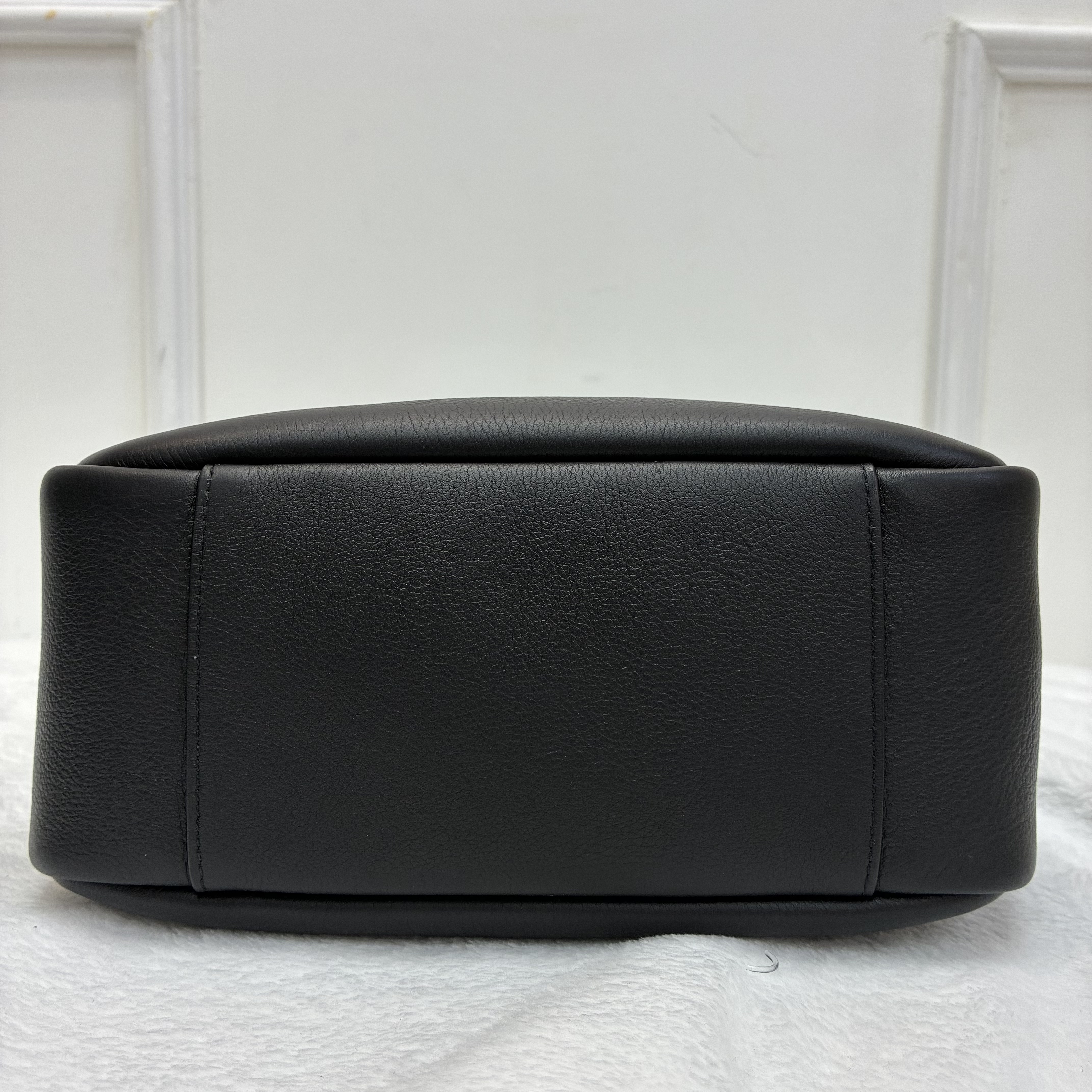 YSL  Le 5 À 7 Supple 牛皮單肩包 大容量 Rose代言🖤