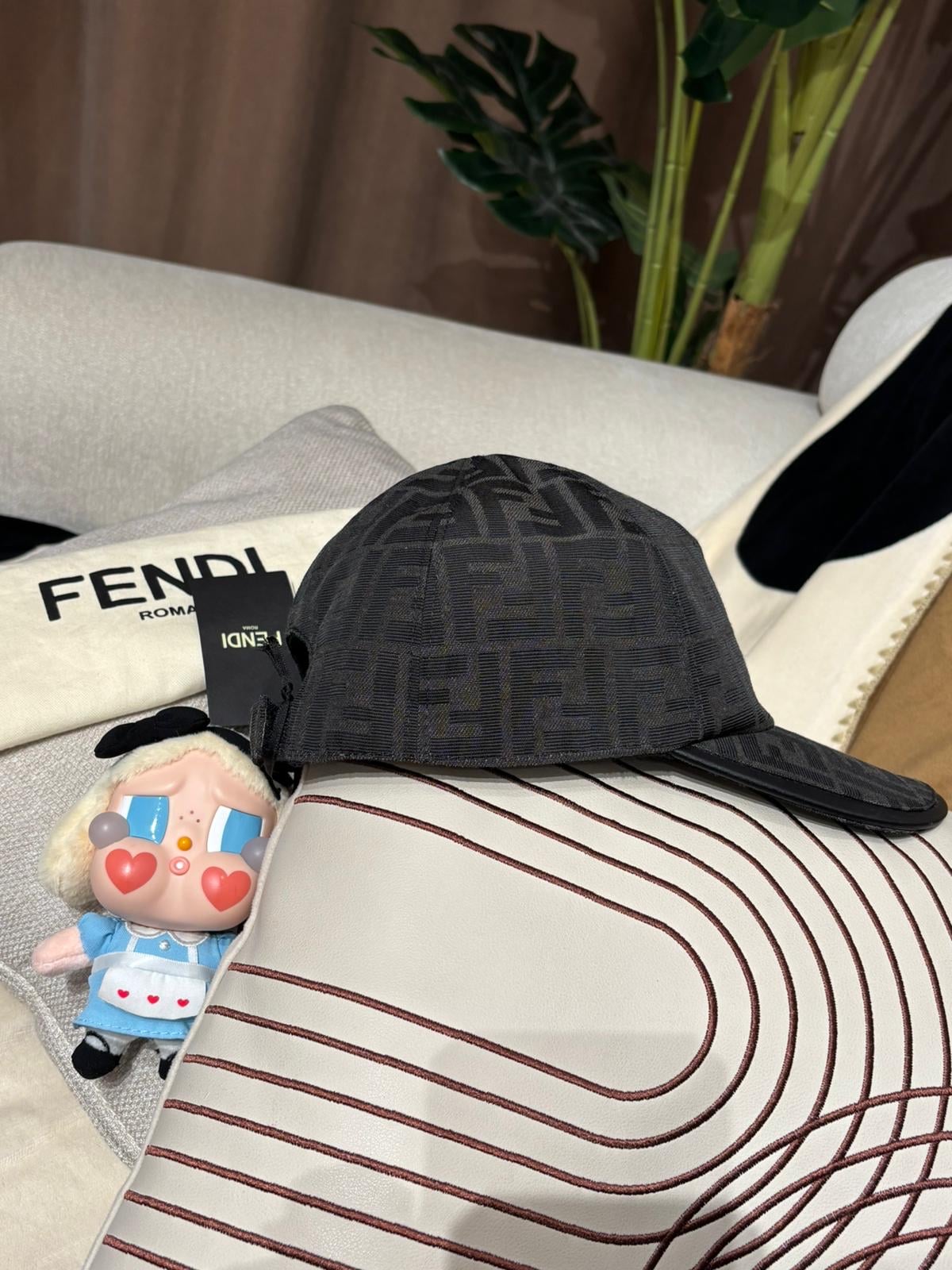 全新 Fendi cap Hat 100%Authentic ,Brand New全新 ✅Dust bag