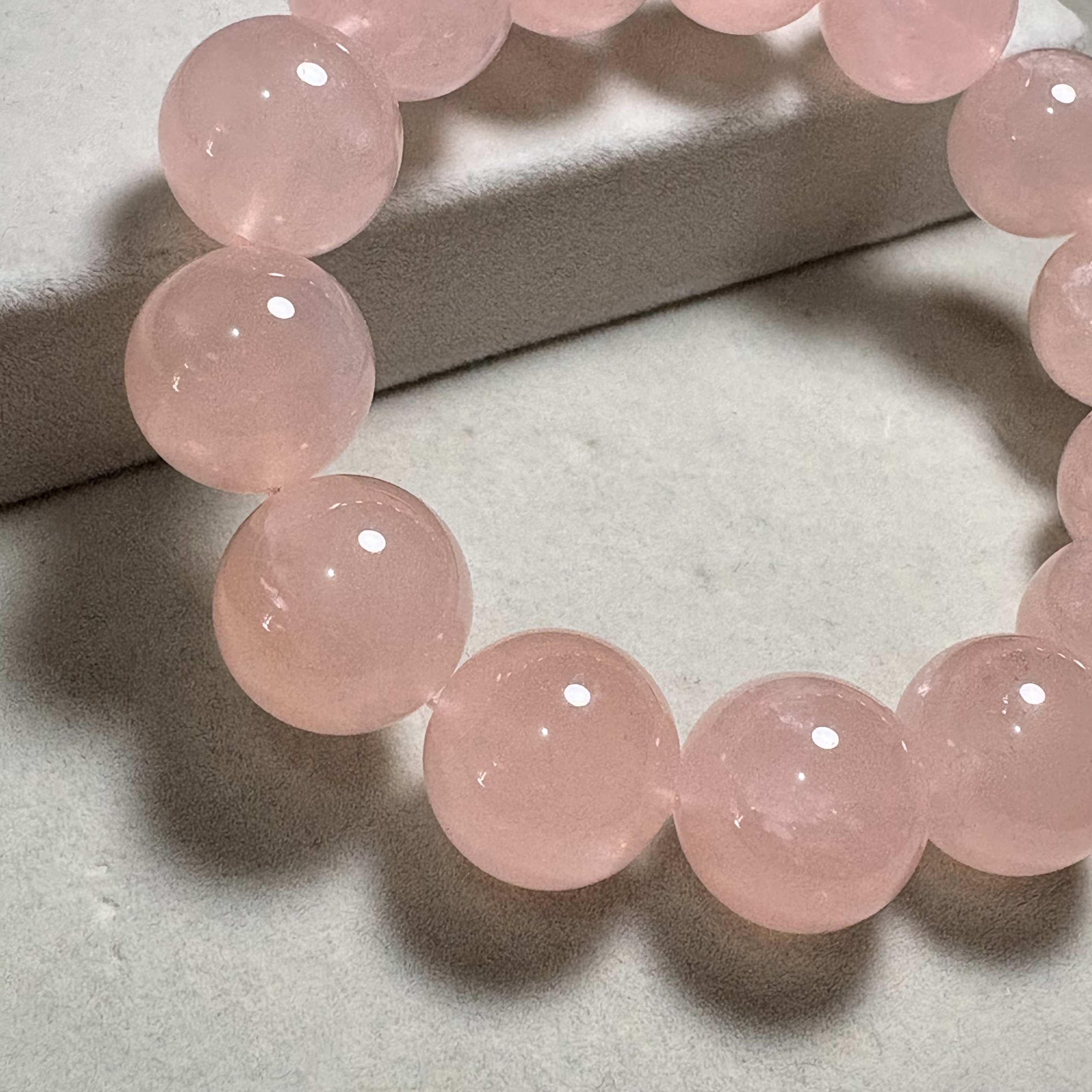  【人緣】馬粉晶手串 No.4563 l規格：15.5mm珠17cm手圍｜附送證書