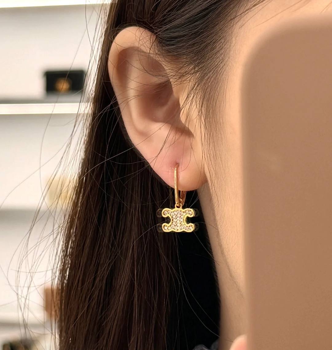 限時優惠😍訂貨📮Celine Triomphe 閃石吊款耳環