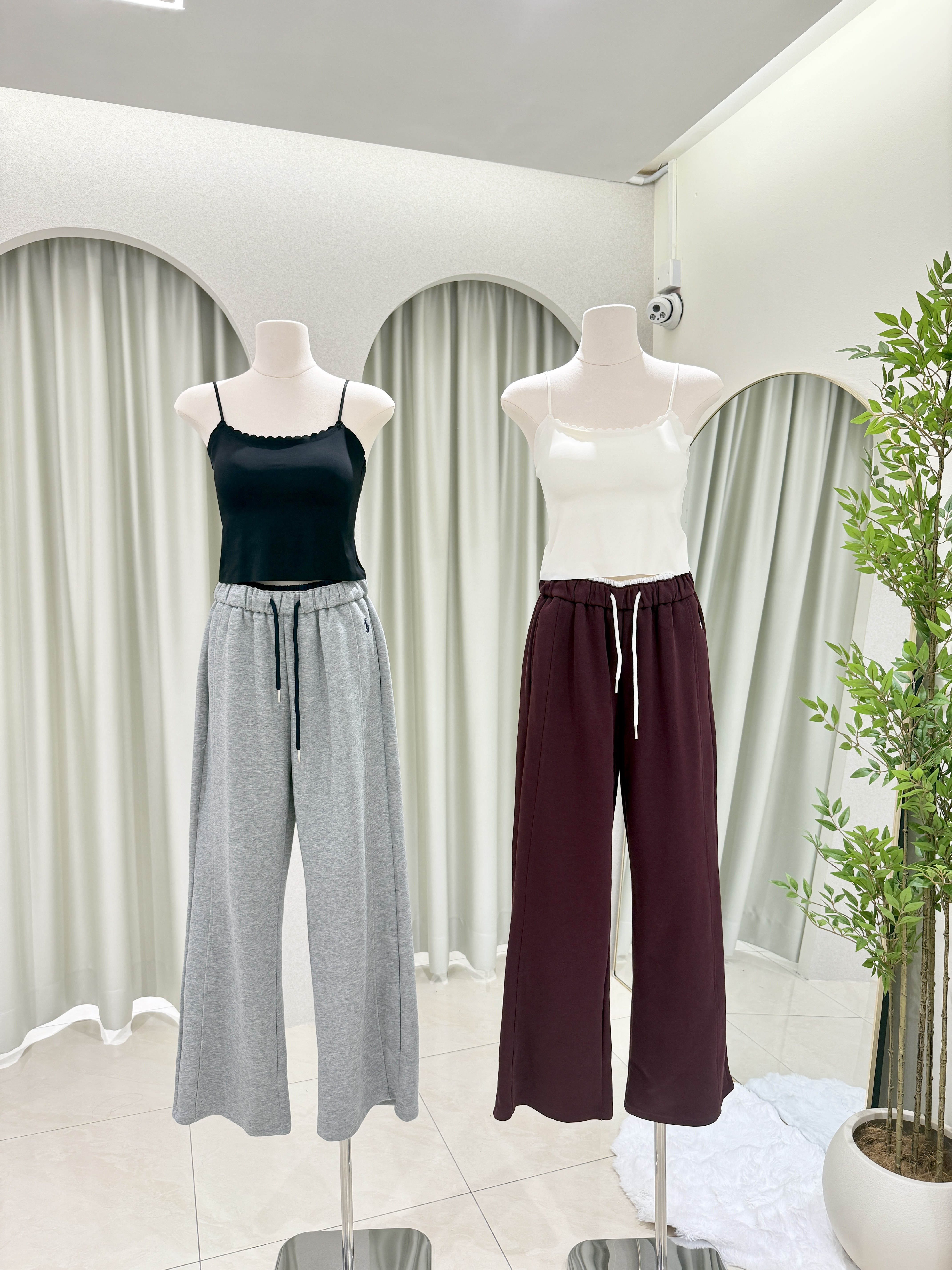 6845 爆款百搭小马刺绣长裤