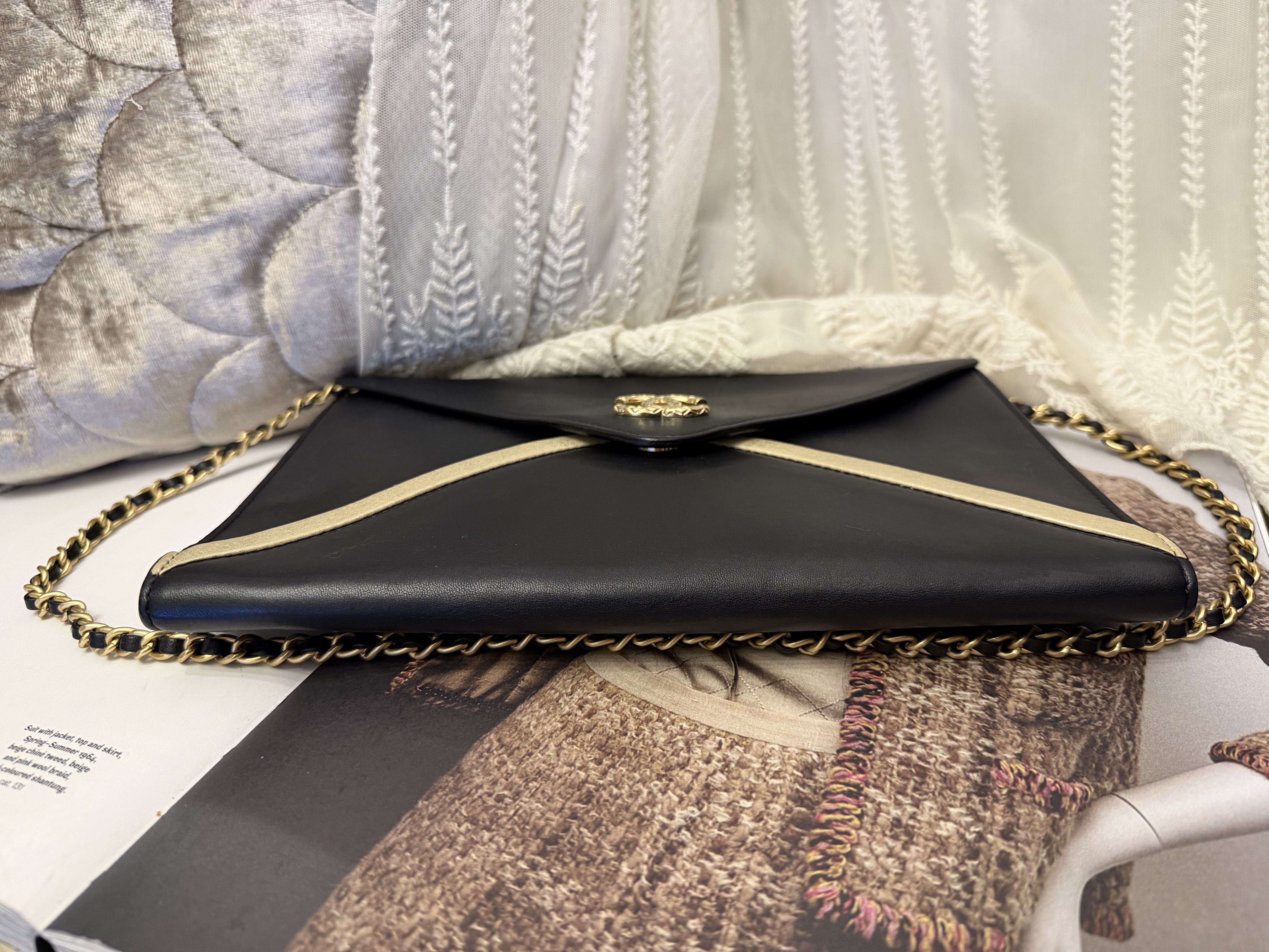 chanel cc black ENVELOPE flap clutch black lamb GHW
