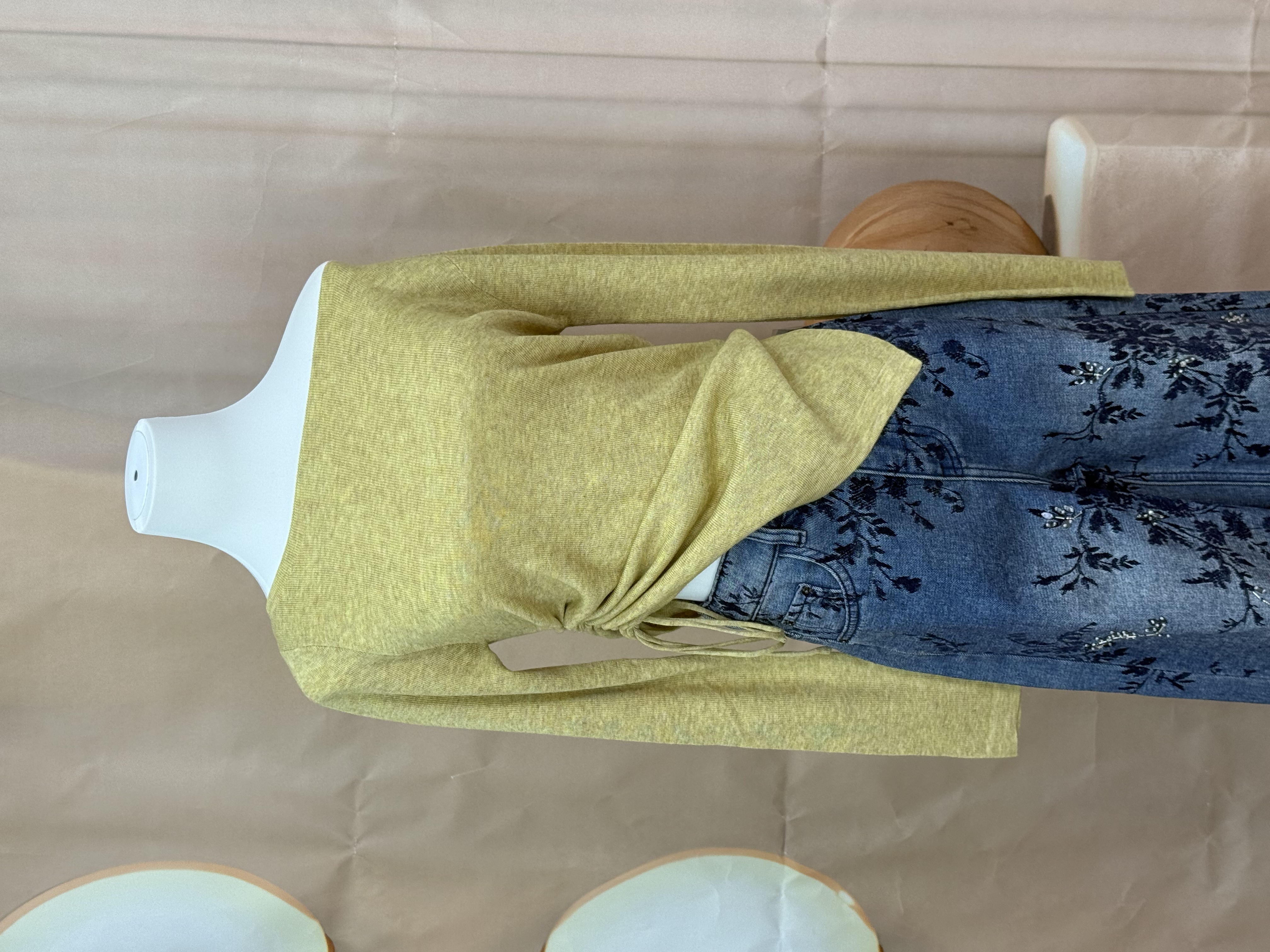 抽绳一字肩上衣