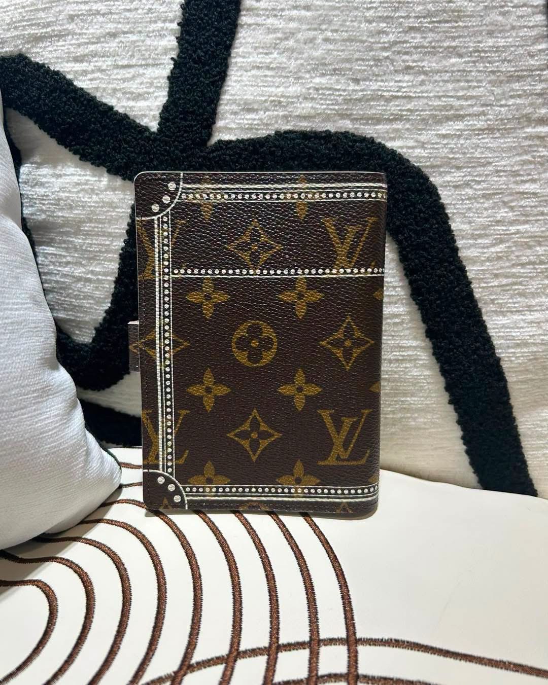 LV Notebook Limited Edition 100%Authentic, 99%new ✅Dust bag
