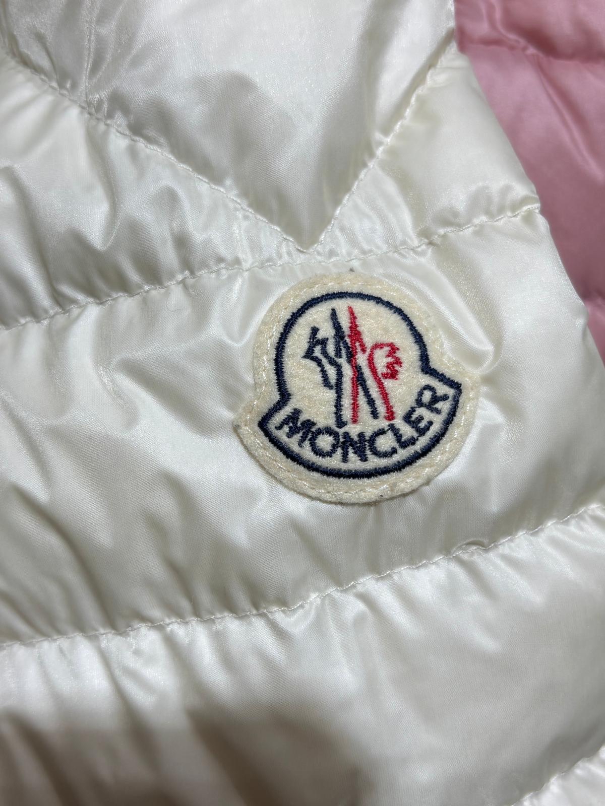 MONCLER outer 100% Nylon Size: 1 Down Outer 白色1碼 100%Authentic 95%new 