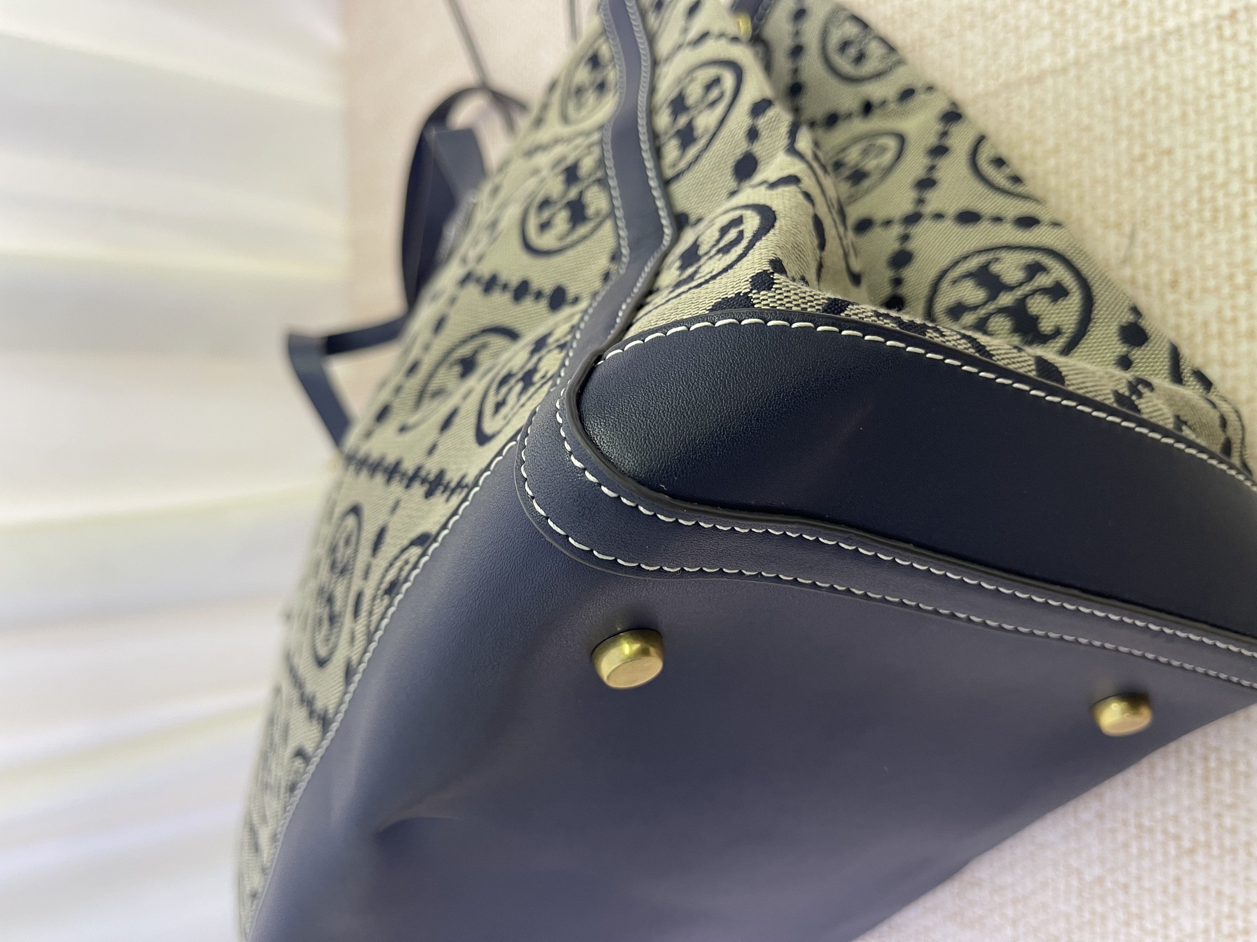 Pre-owned Tory Burch T Monogram Jacquard Tote / Product Code: 26030903